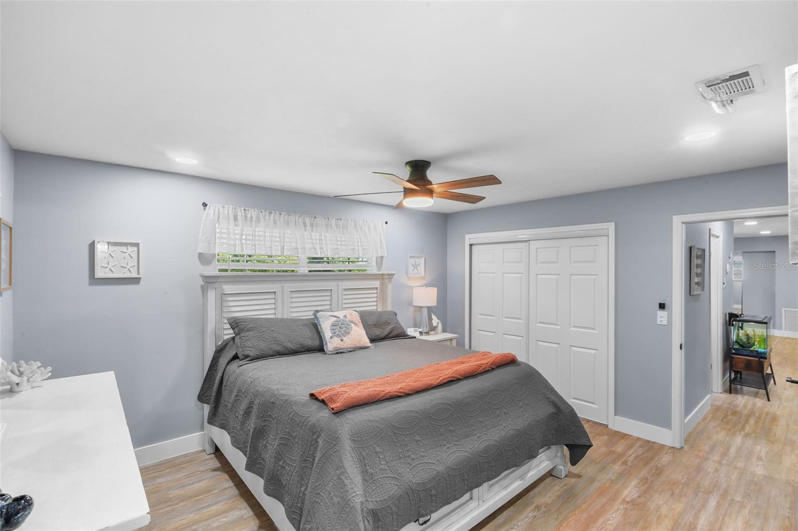 Image 34 of 53 For 12927 Lakeview Avenue