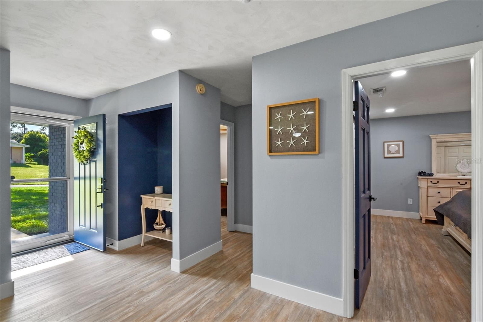 Image 8 of 53 For 12927 Lakeview Avenue
