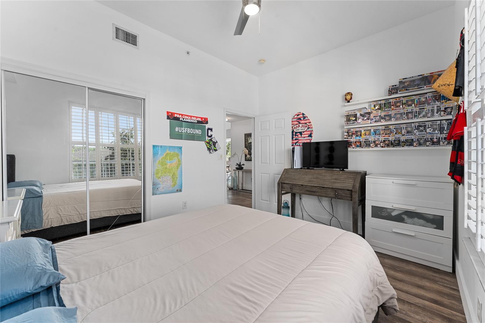 Image 16 of 29 For 940 Spring Park Street 303