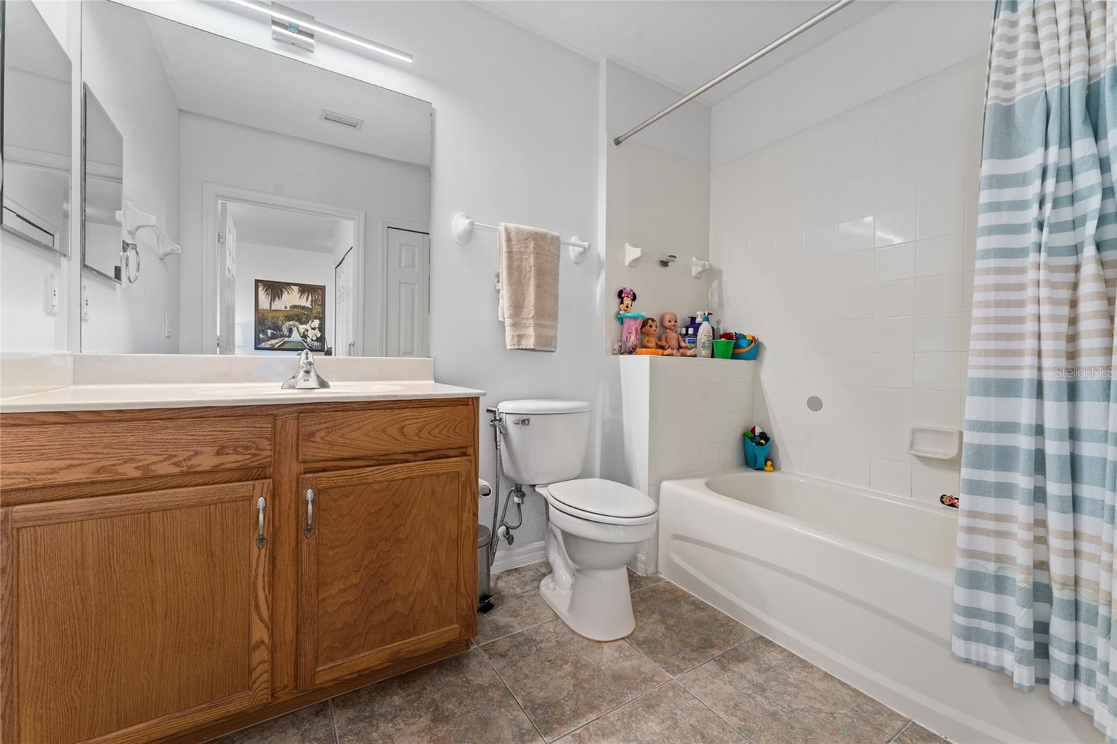 Image 17 of 29 For 940 Spring Park Street 303
