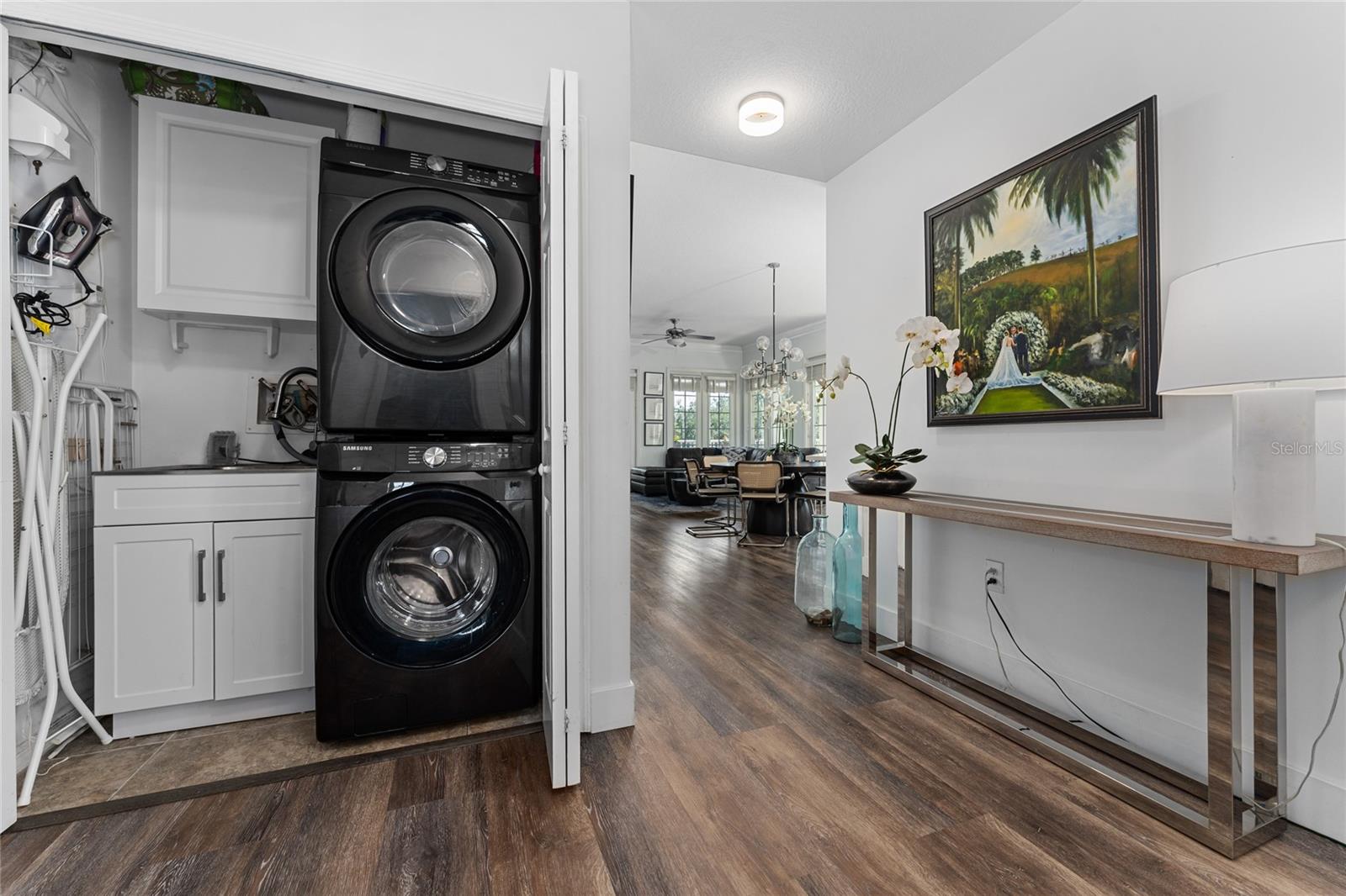 Image 18 of 29 For 940 Spring Park Street 303