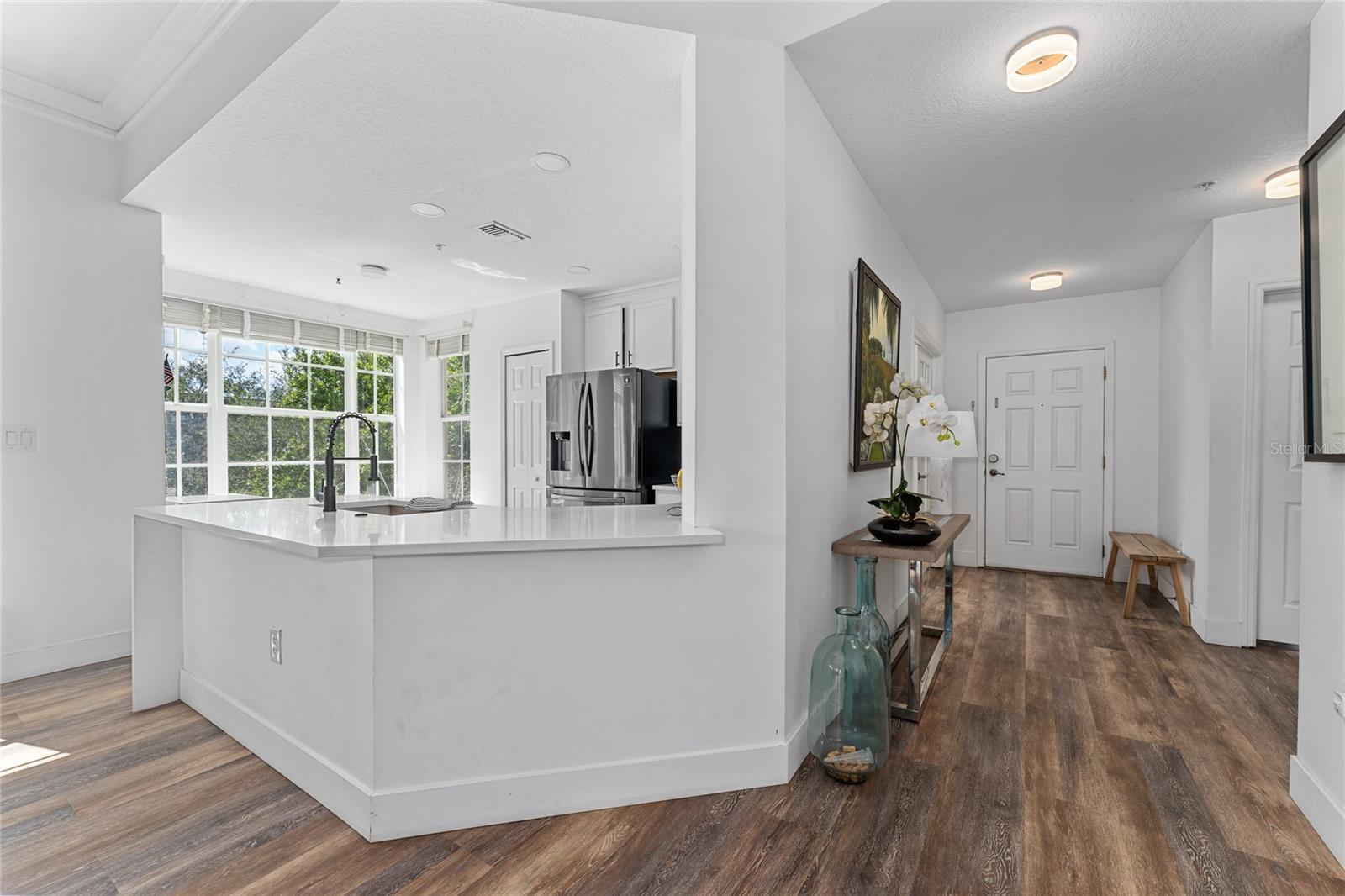Image 8 of 29 For 940 Spring Park Street 303