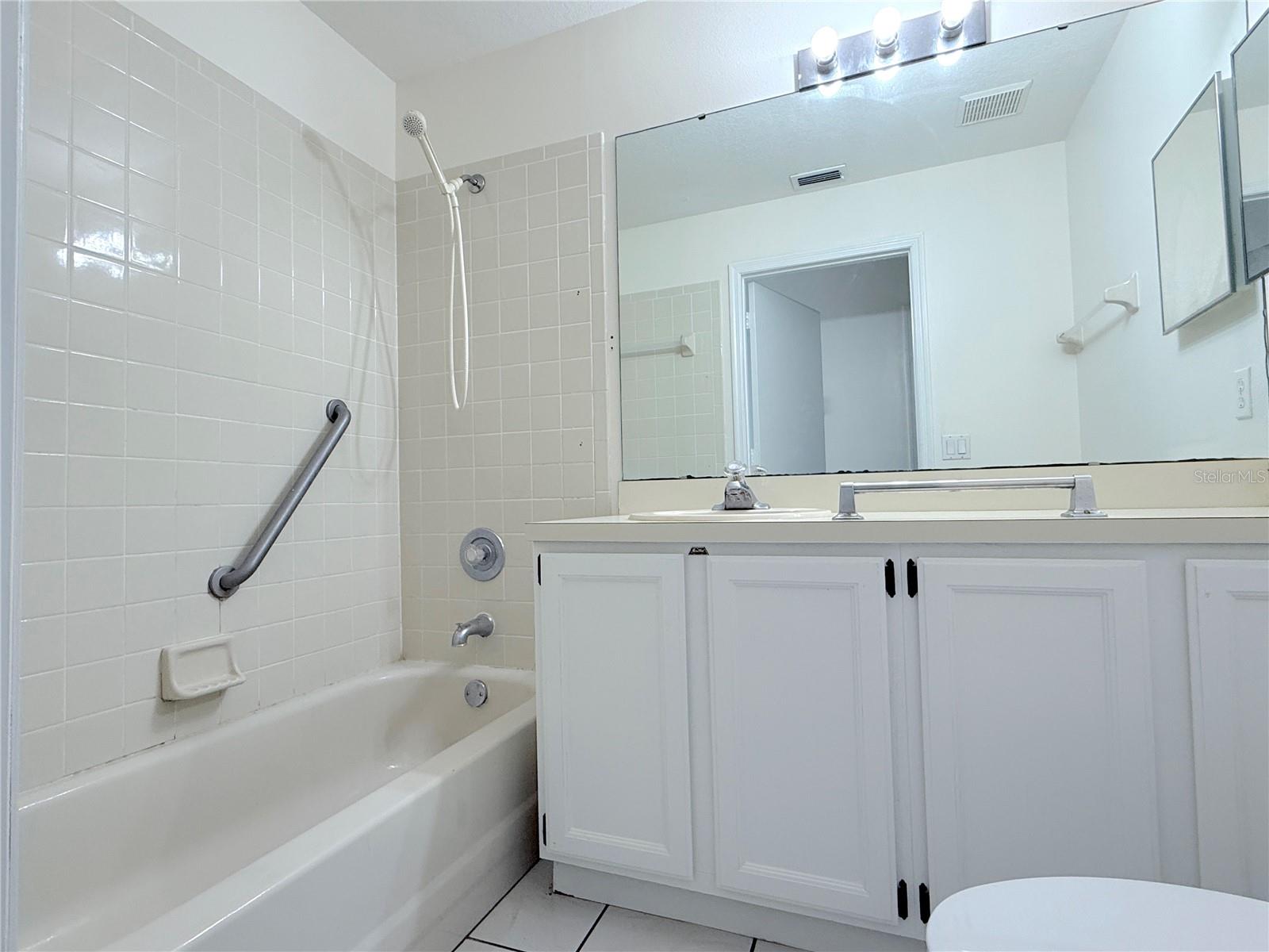 Image 20 of 52 For 8201 Fort Thomas Way
