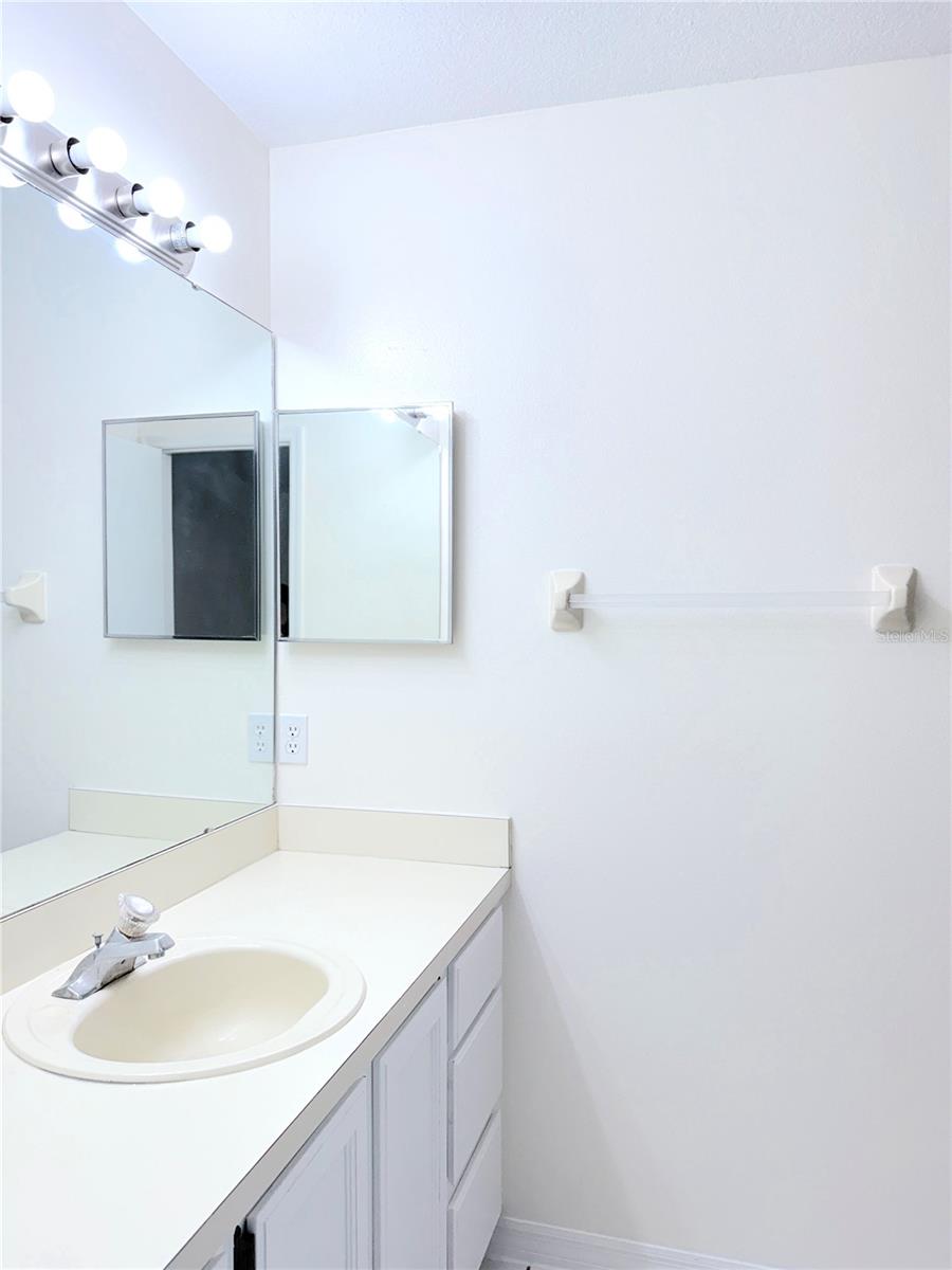 Image 23 of 52 For 8201 Fort Thomas Way