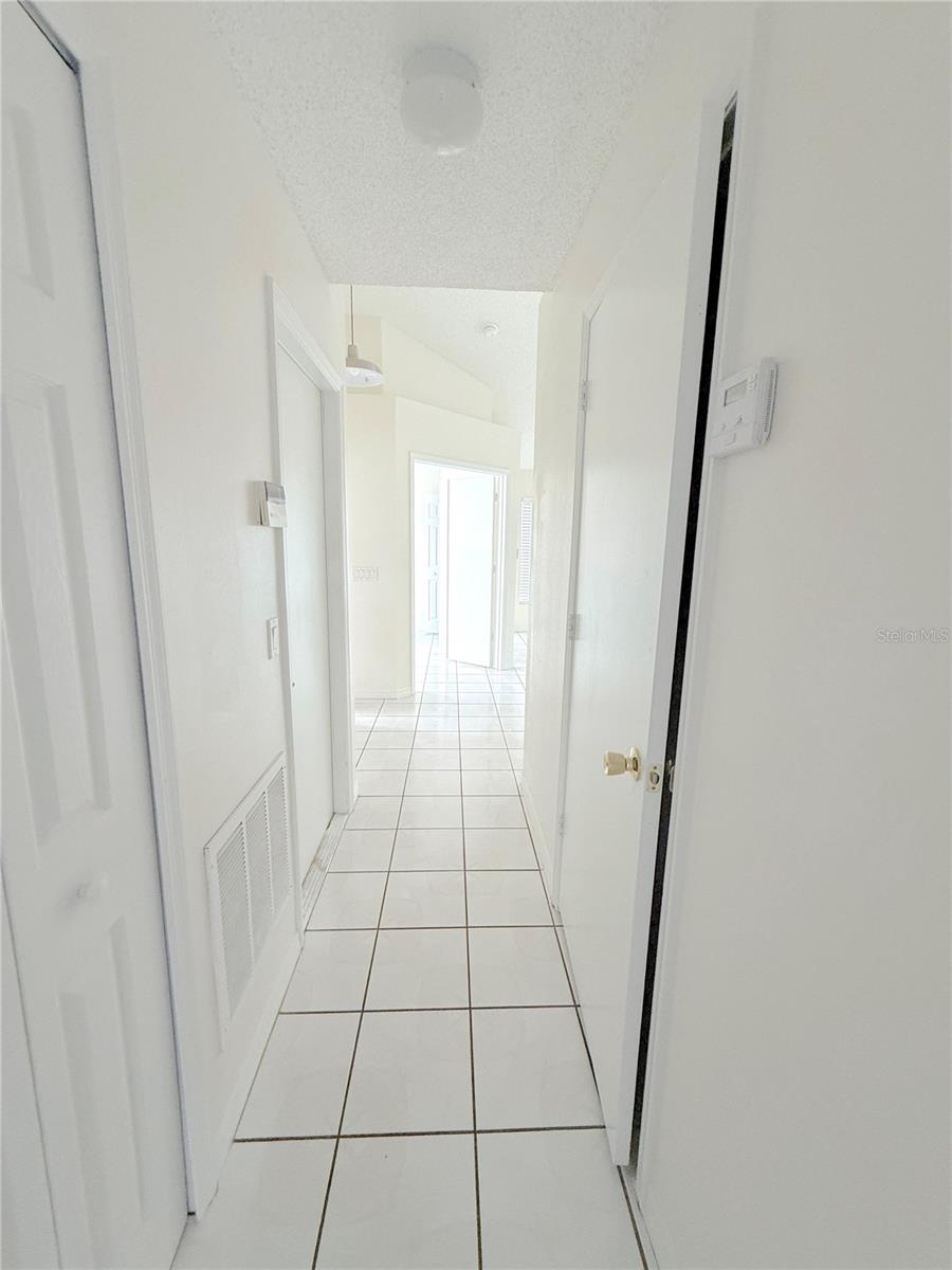 Image 38 of 52 For 8201 Fort Thomas Way