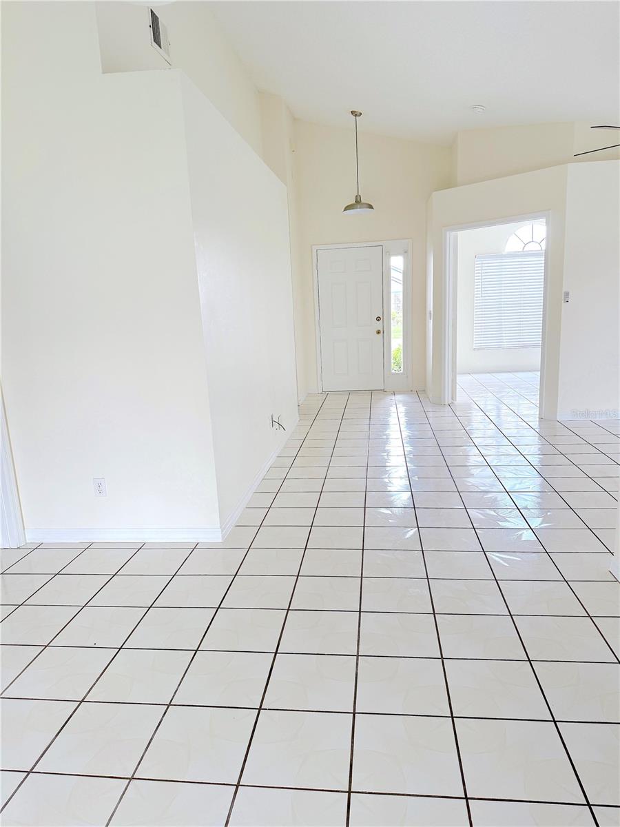 Image 5 of 52 For 8201 Fort Thomas Way