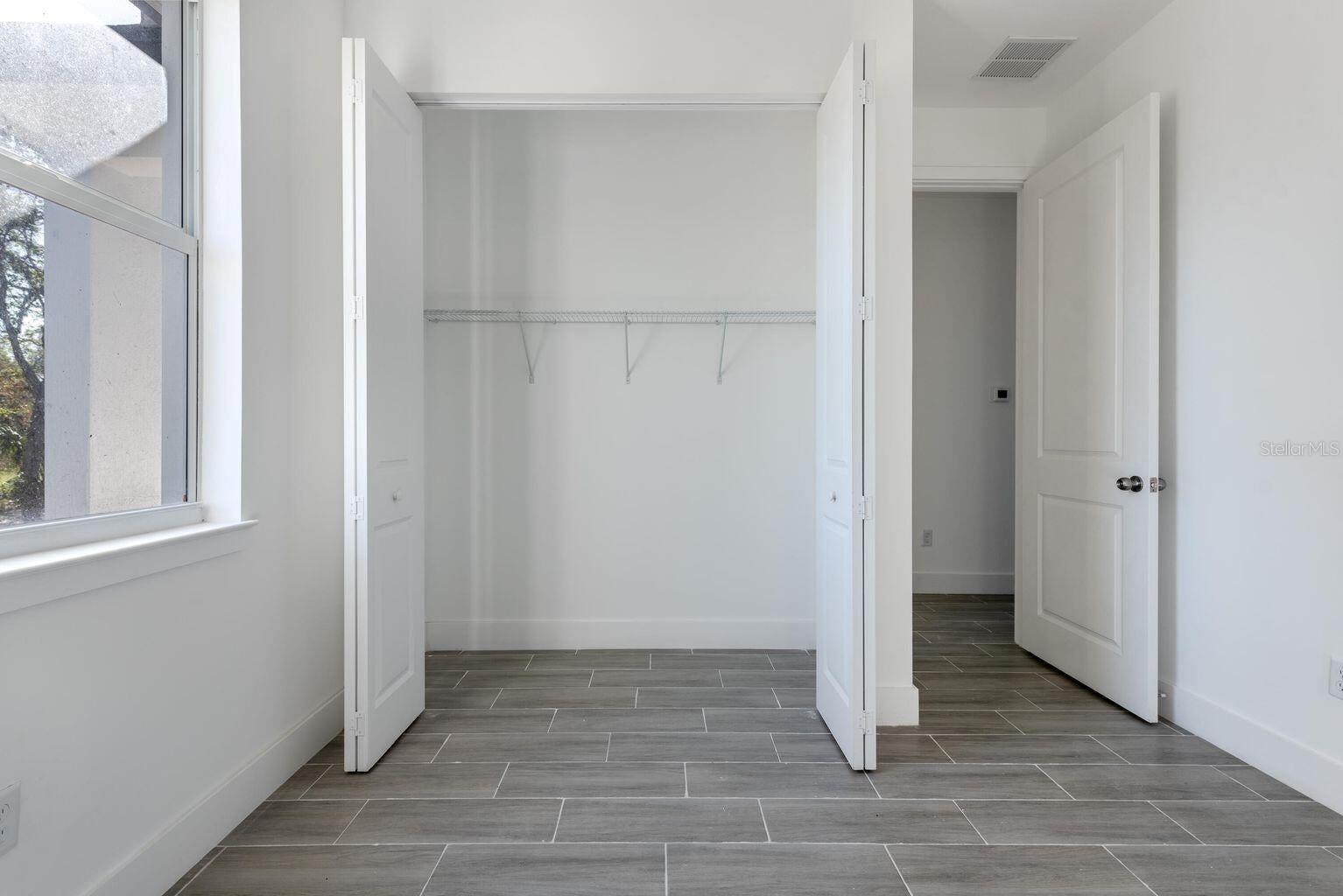 Image 11 of 19 For 260 Rotonda Boulevard W 3