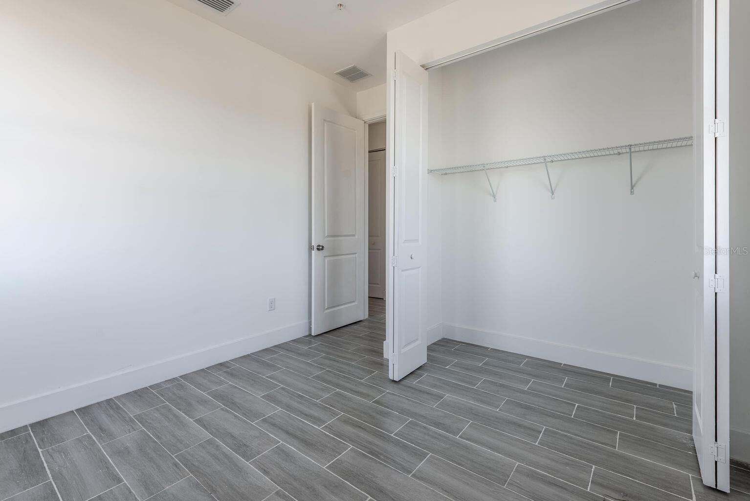 Image 14 of 19 For 260 Rotonda Boulevard W 3