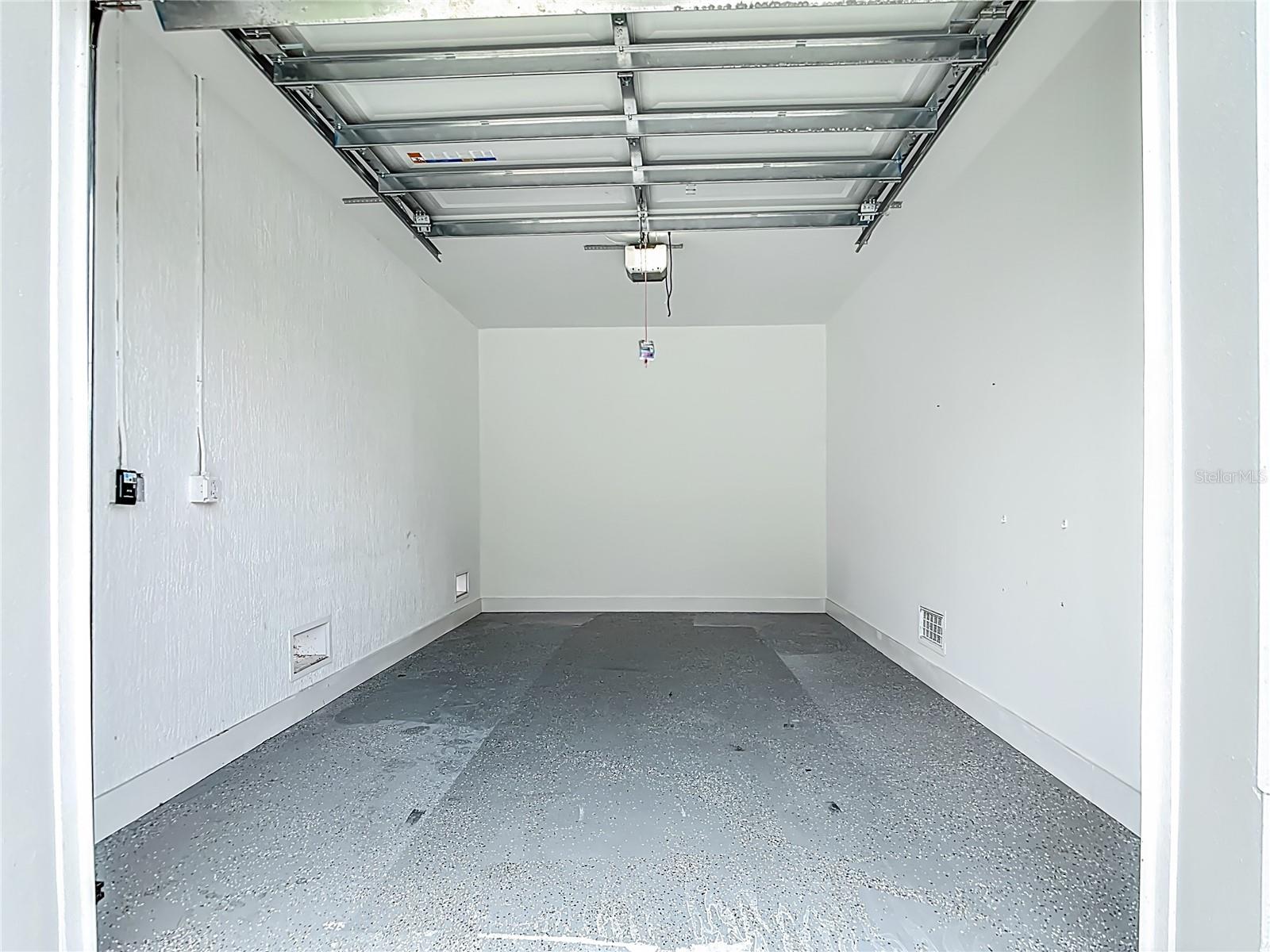 Image 27 of 30 For 260 Rotonda Boulevard W 3
