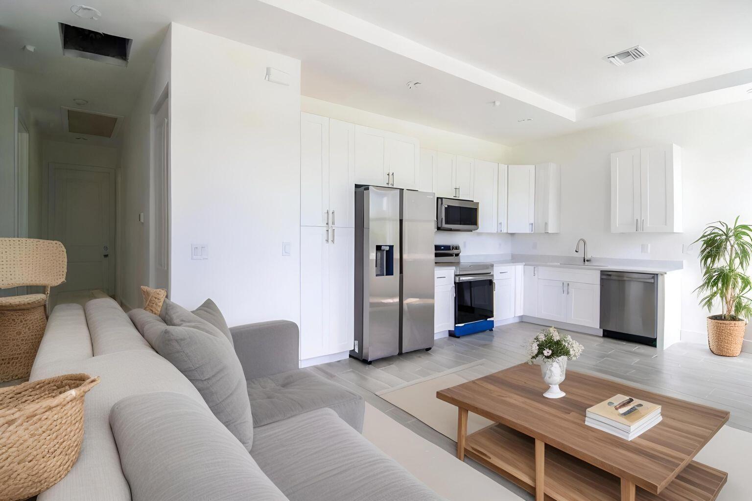 Image 3 of 19 For 260 Rotonda Boulevard W 3