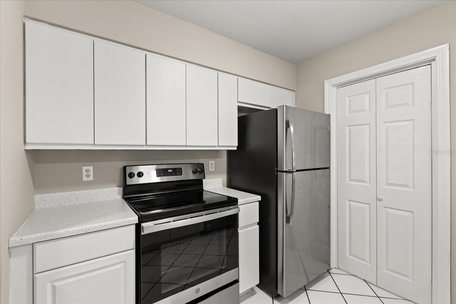 Image 10 of 32 For 930 14th Avenue