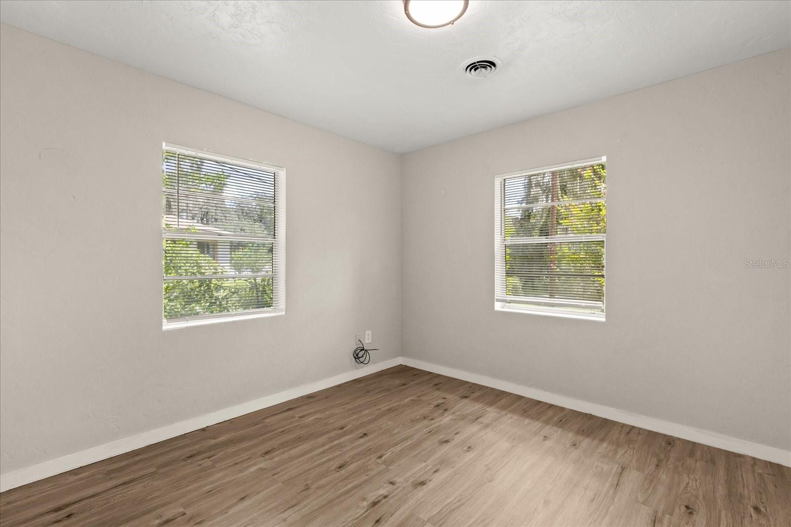 Image 22 of 32 For 930 14th Avenue