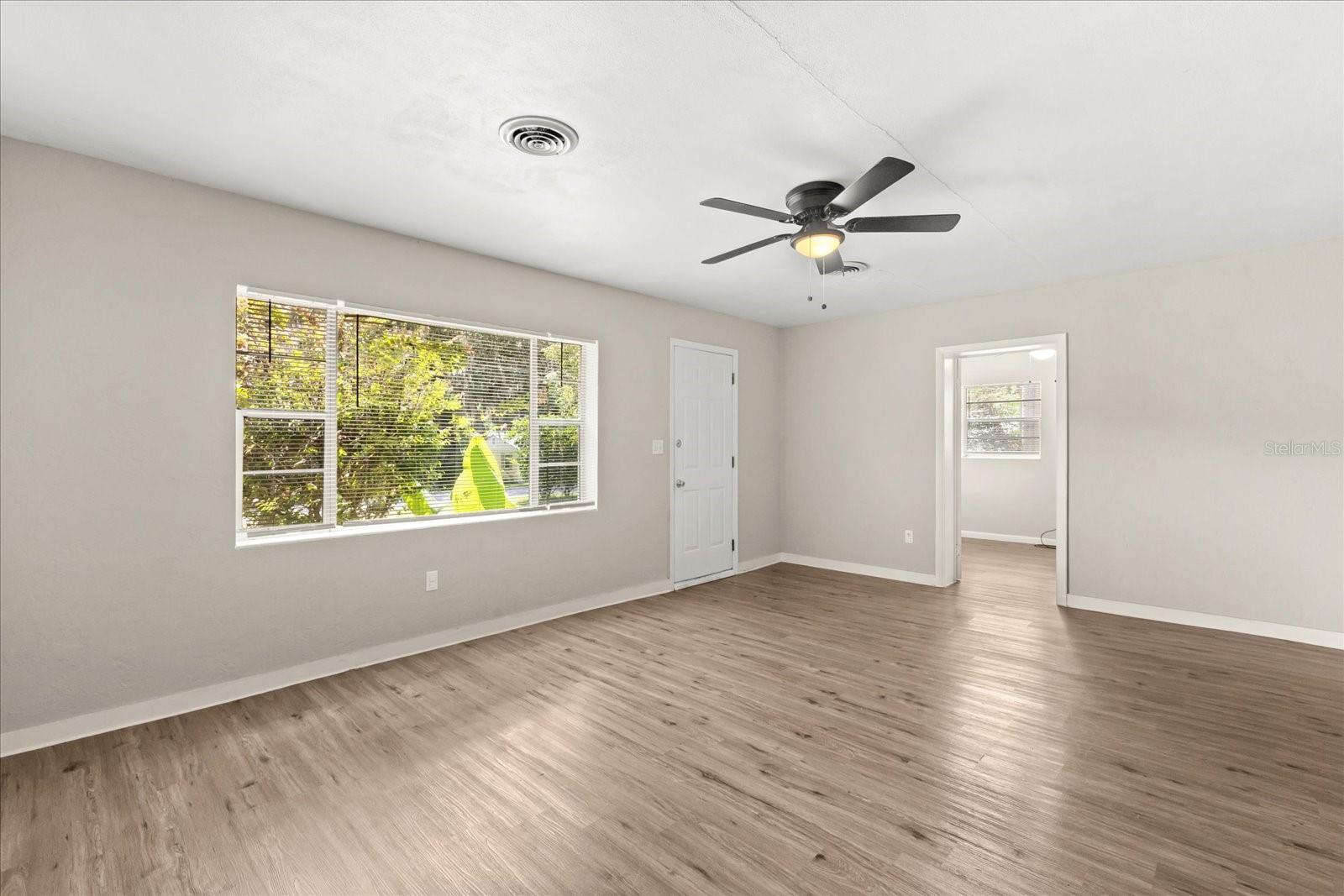 Image 5 of 32 For 930 14th Avenue