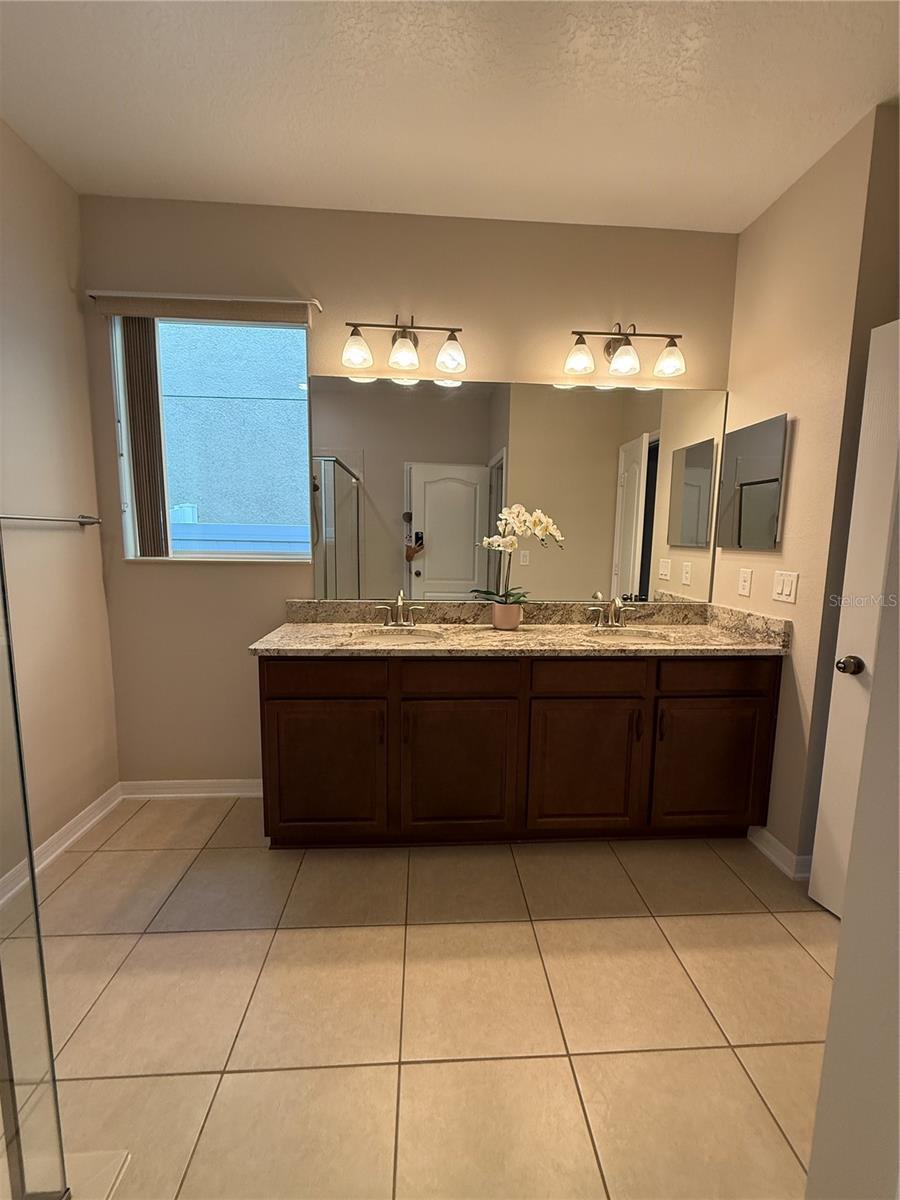 Image 10 of 43 For 12290 Northover Loop