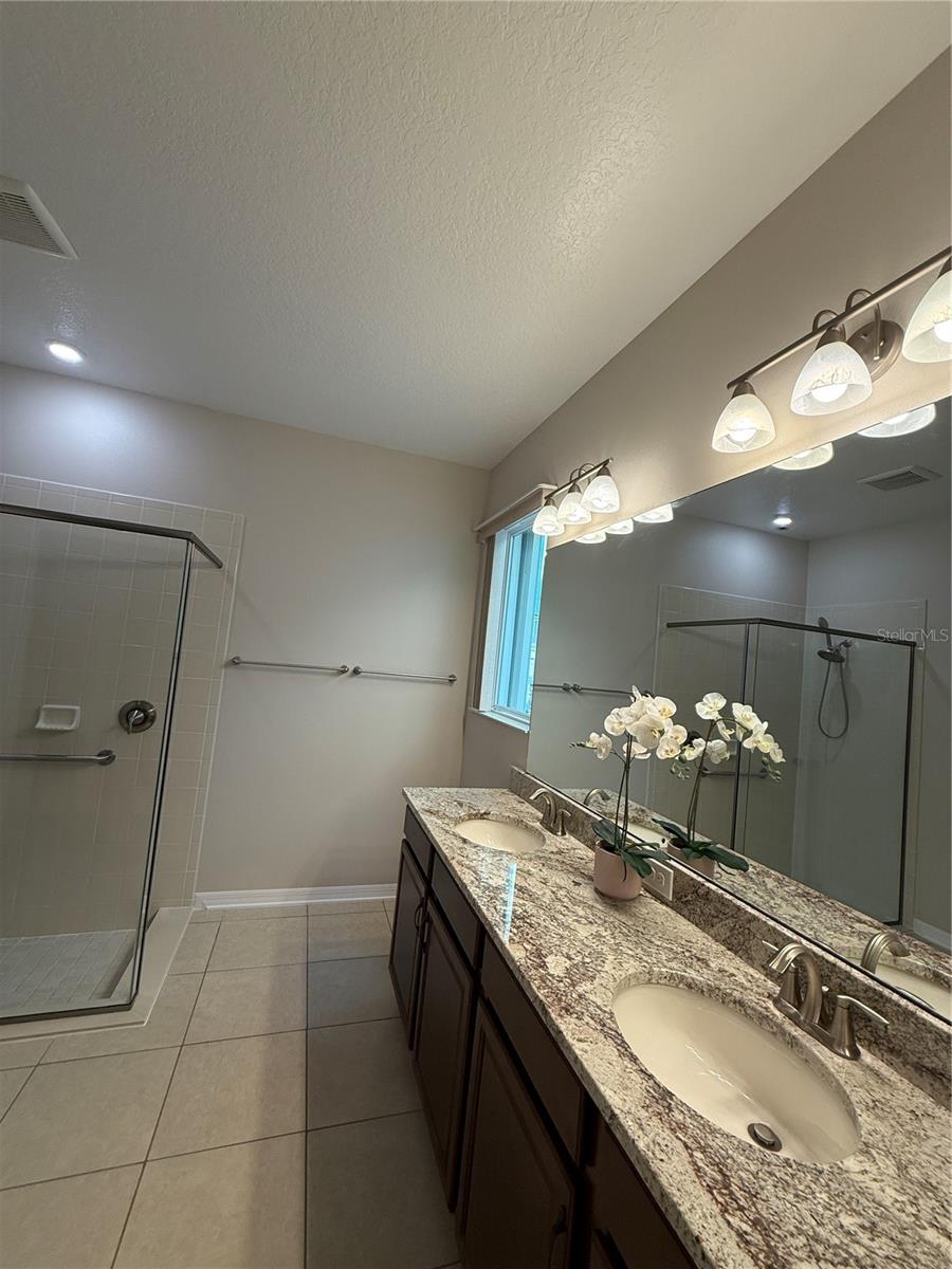 Image 11 of 43 For 12290 Northover Loop