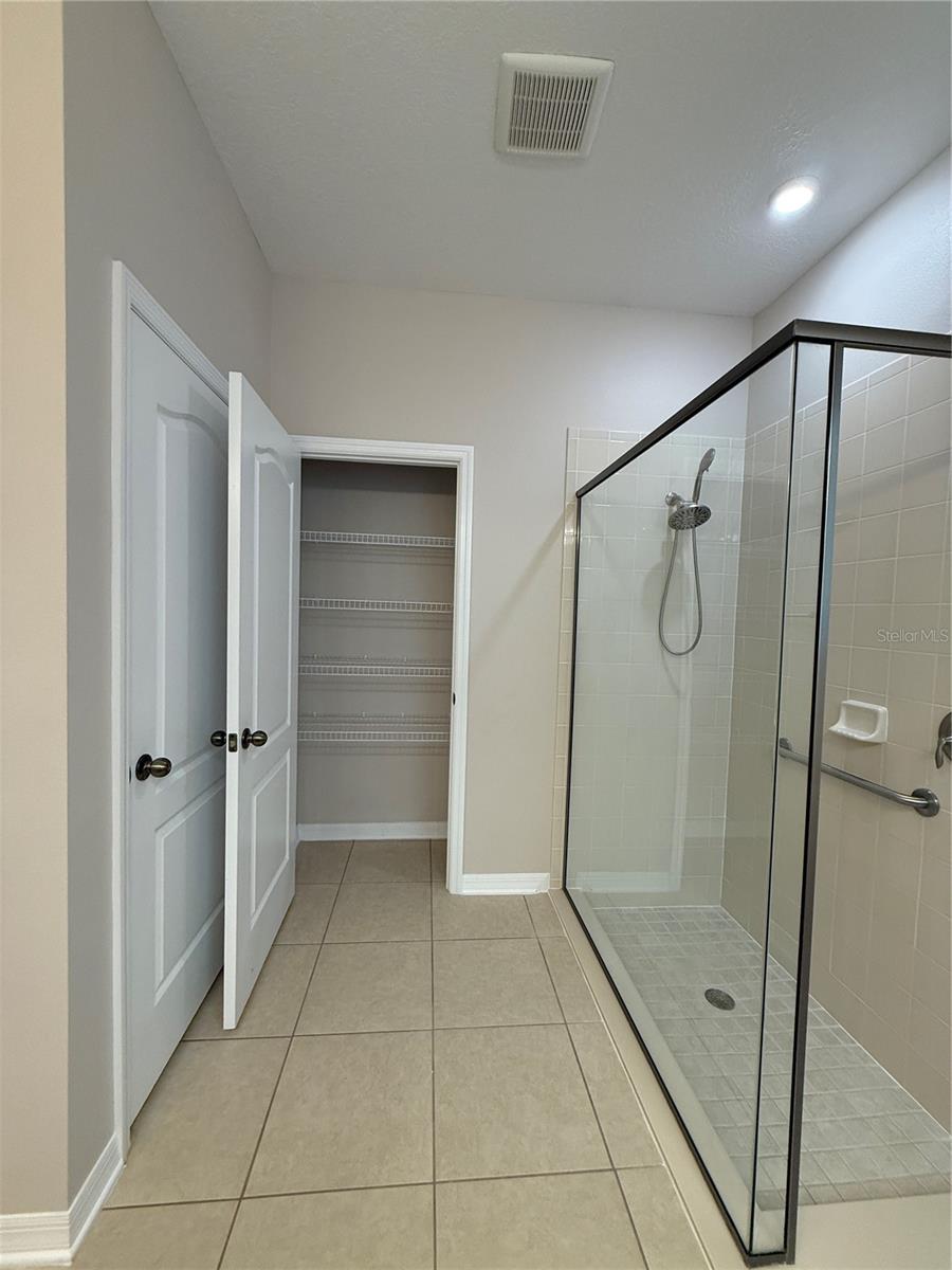 Image 13 of 43 For 12290 Northover Loop
