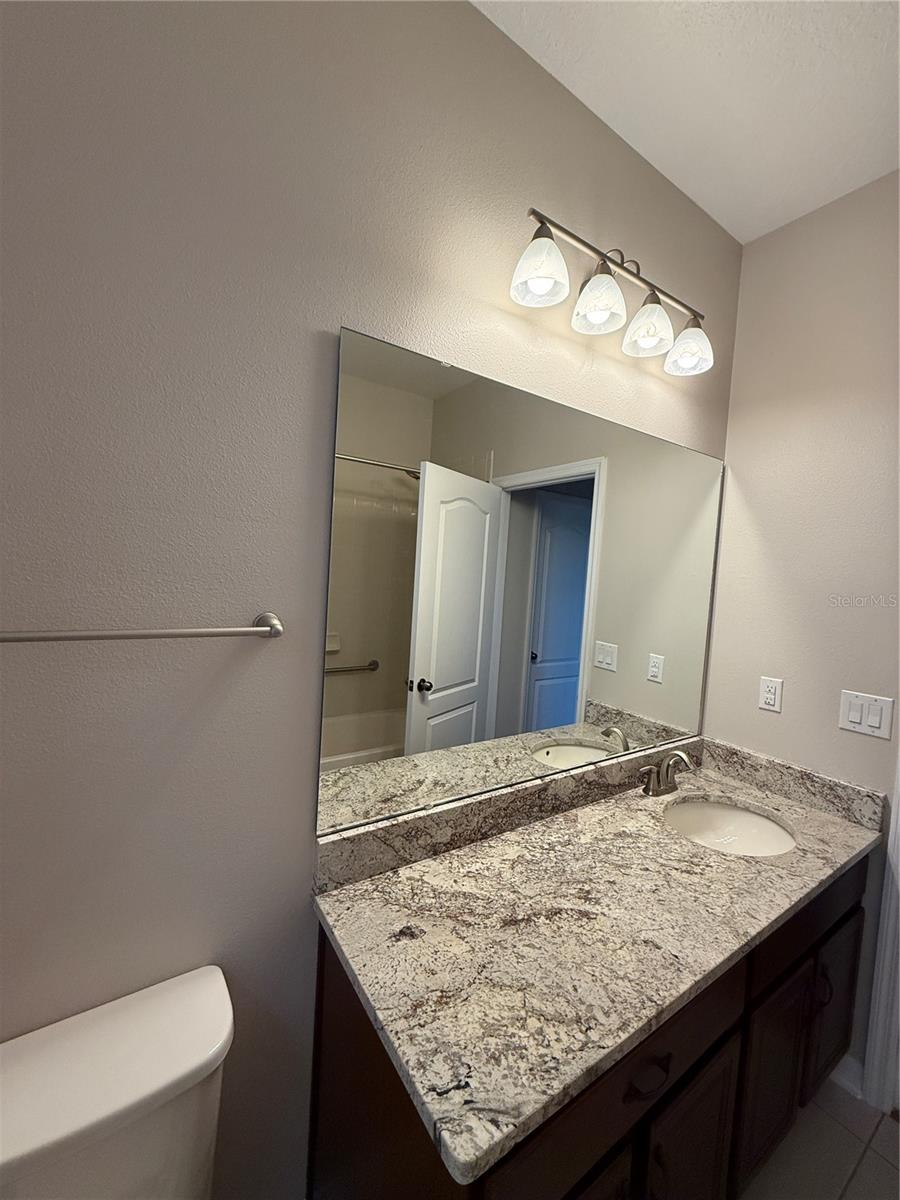 Image 20 of 43 For 12290 Northover Loop