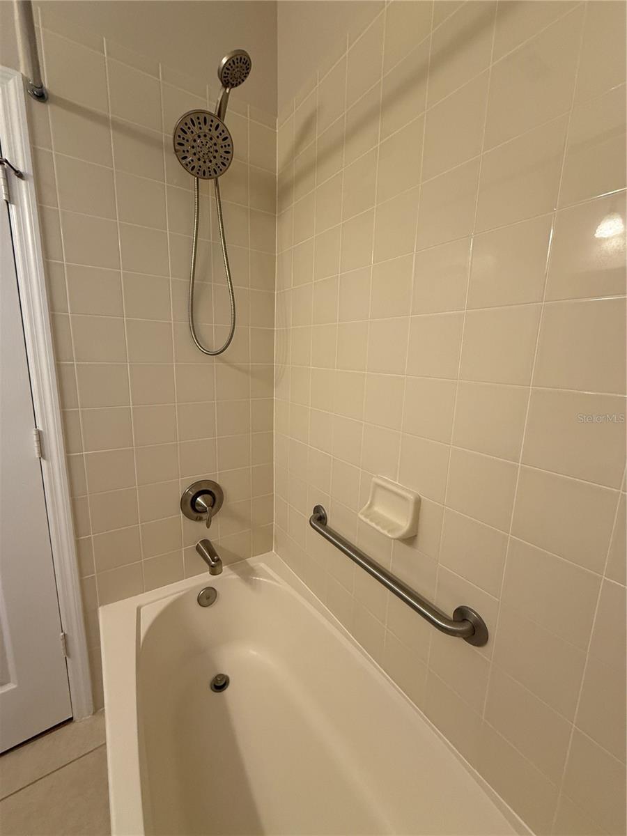 Image 22 of 43 For 12290 Northover Loop