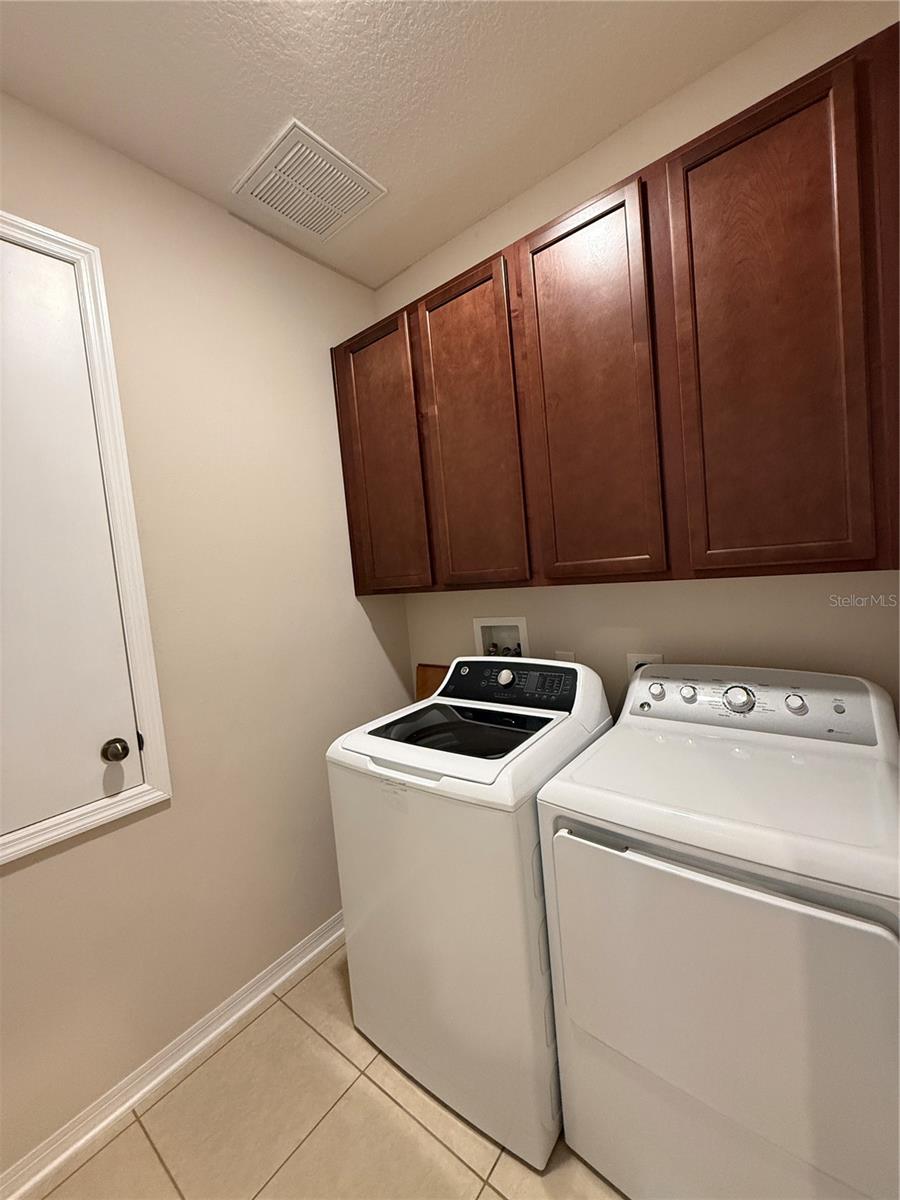 Image 23 of 43 For 12290 Northover Loop