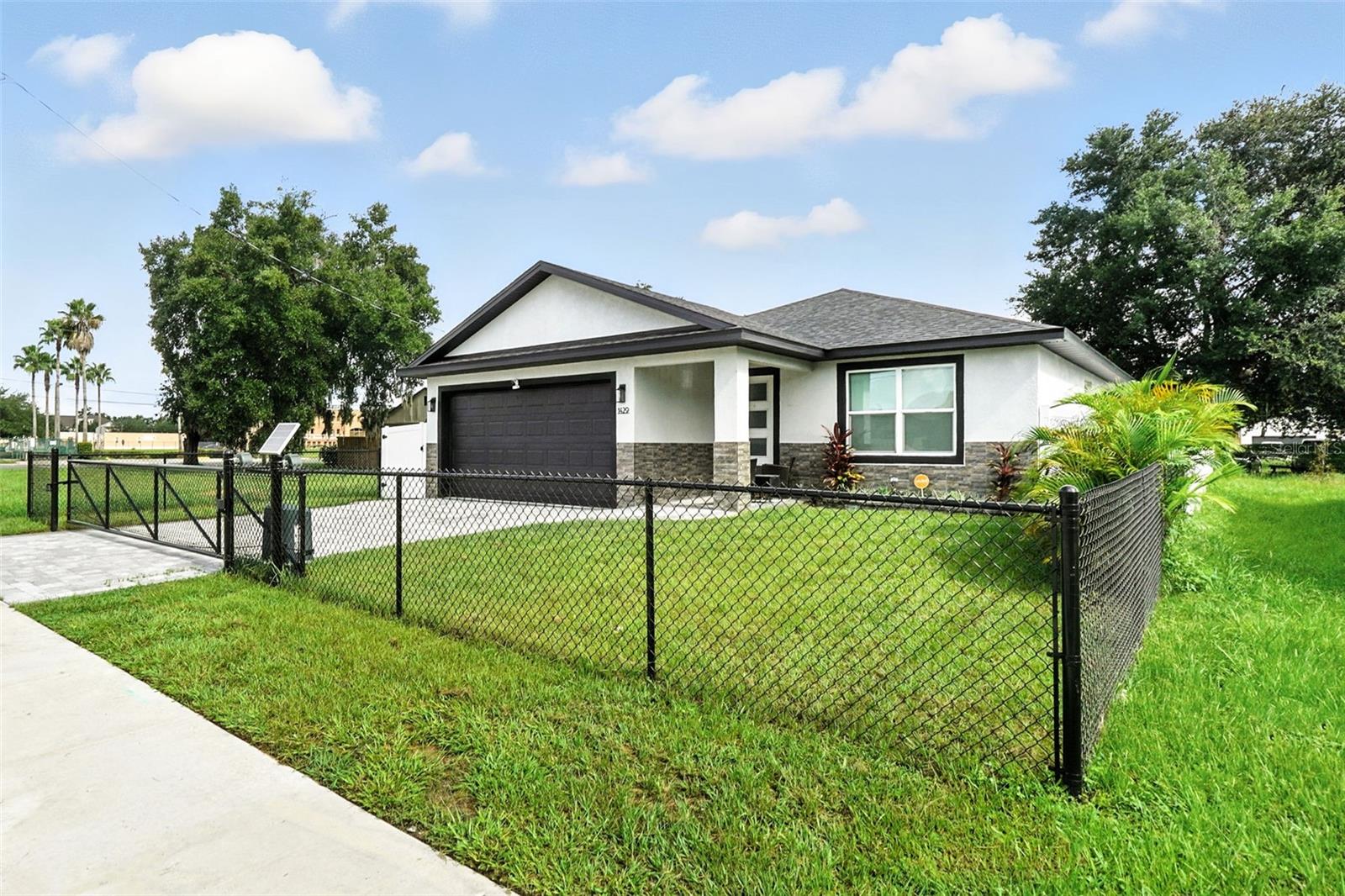 Image 2 of 34 For 1429 24th Street