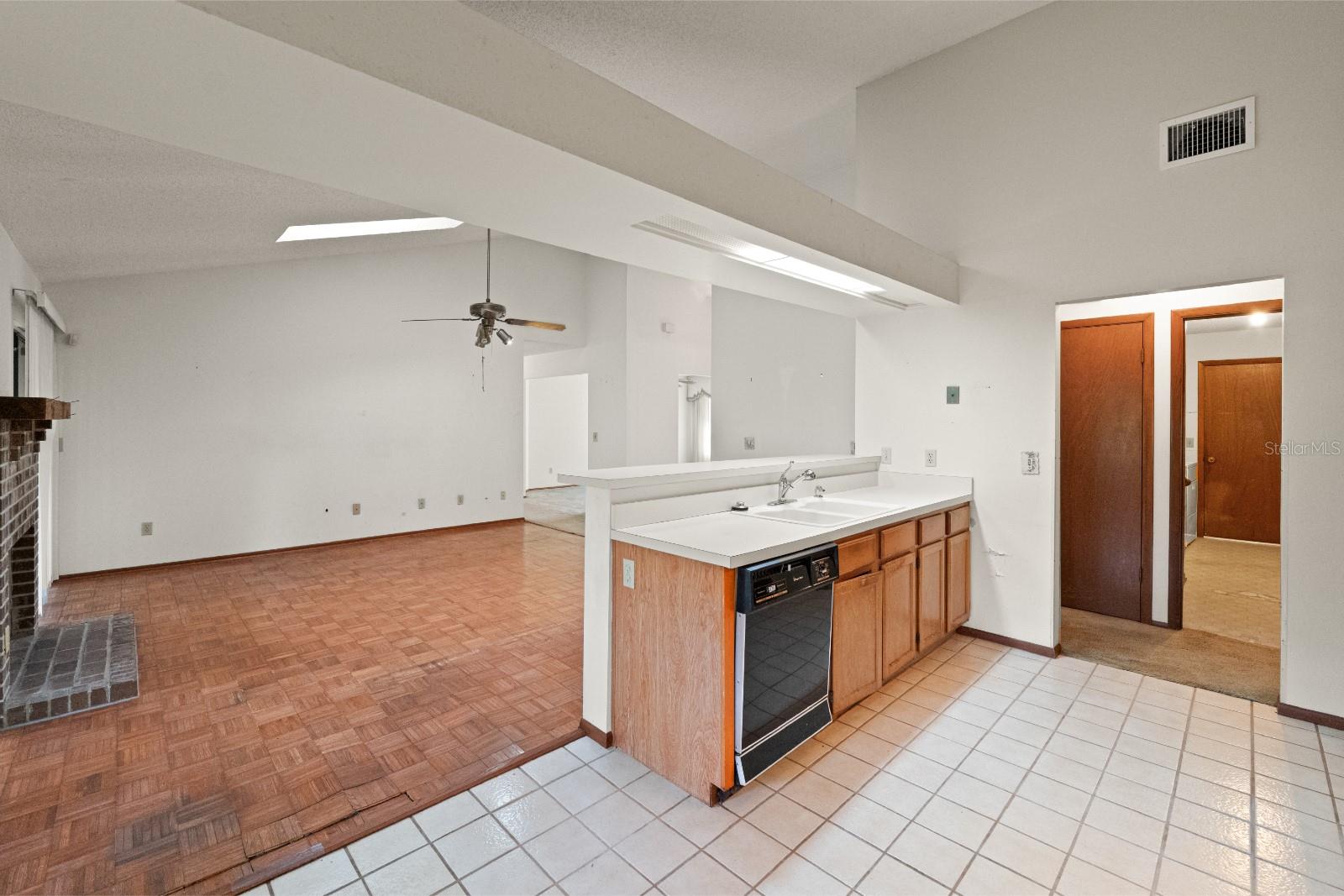 Image 11 of 32 For 448 Autumn Oaks Place