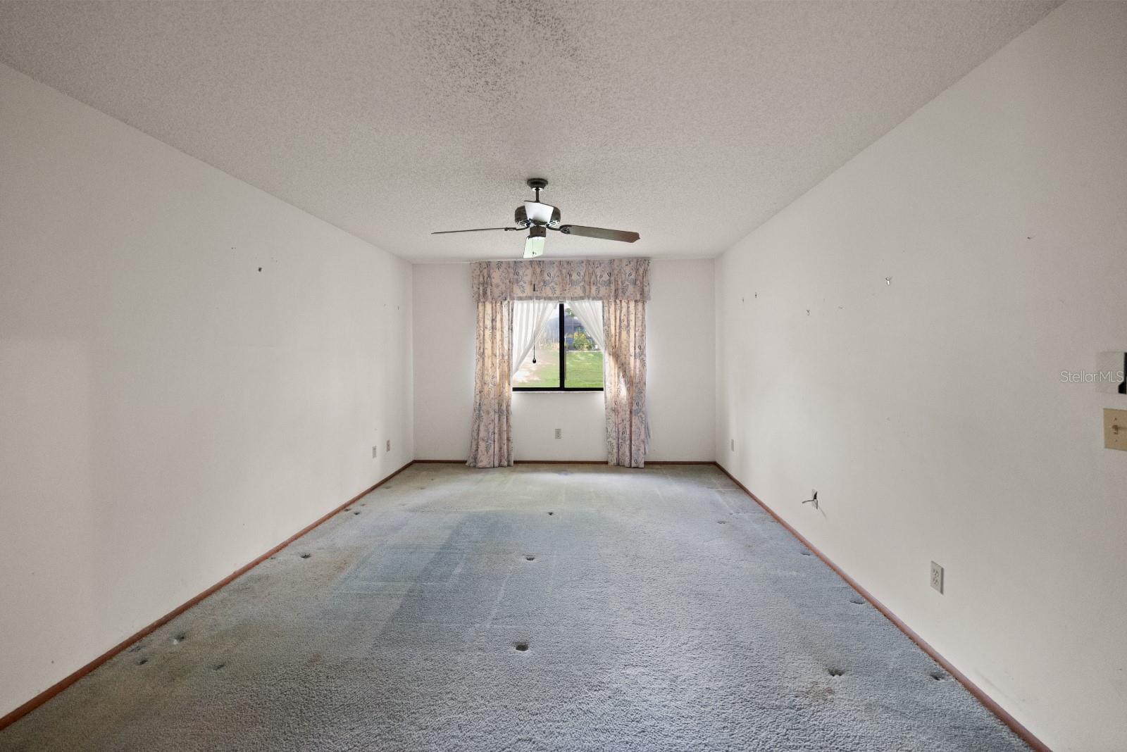 Image 14 of 32 For 448 Autumn Oaks Place