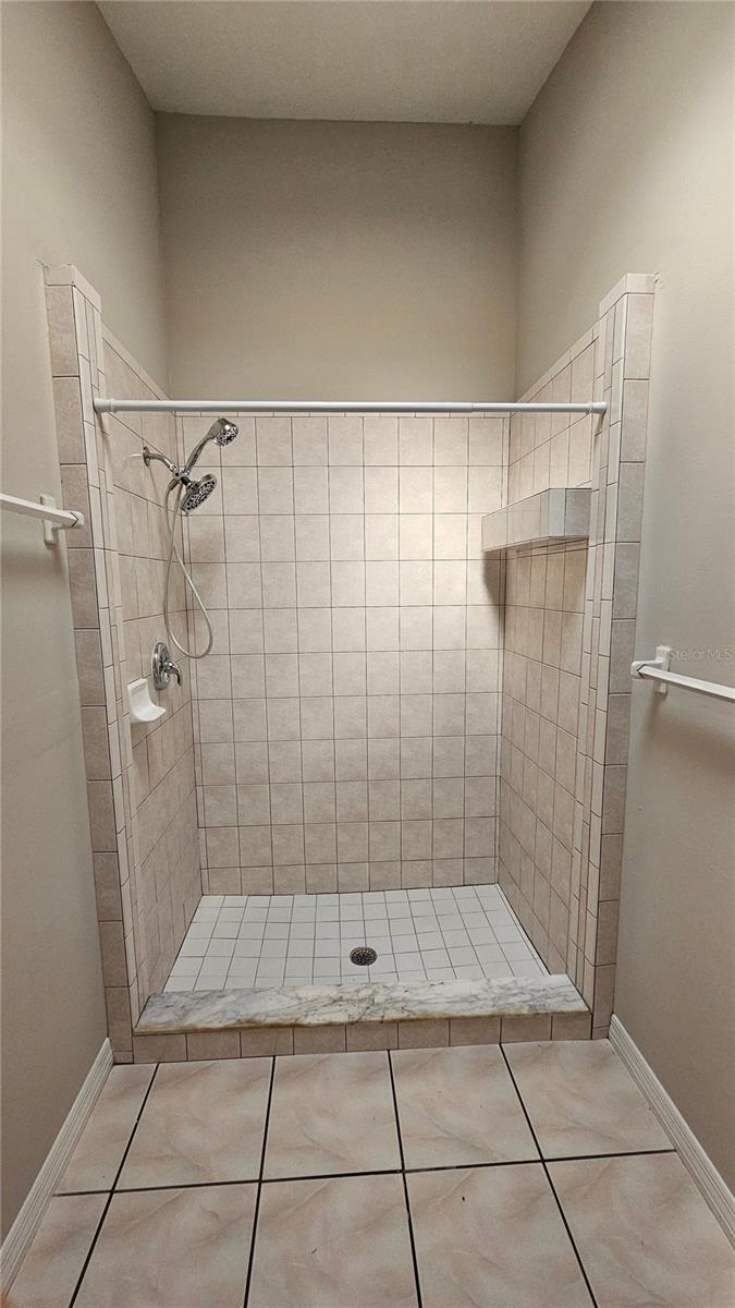 Image 14 of 16 For 2212 Faxton Court