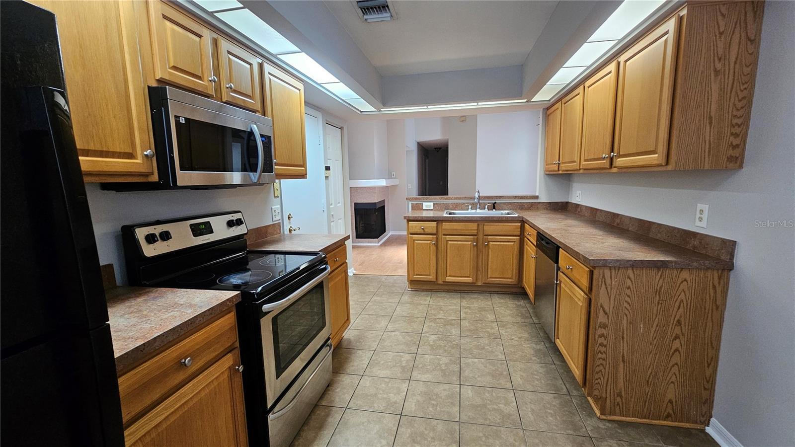 Image 3 of 16 For 2212 Faxton Court