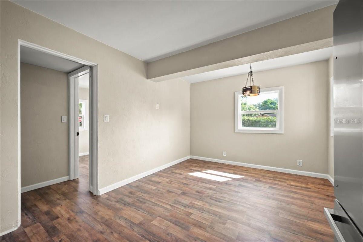 Image 14 of 40 For 292 Seneca Street