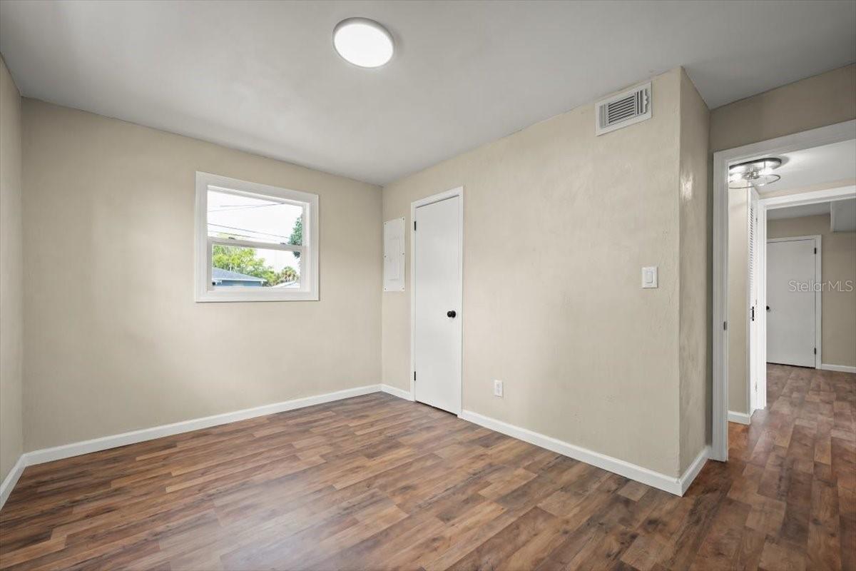 Image 22 of 40 For 292 Seneca Street