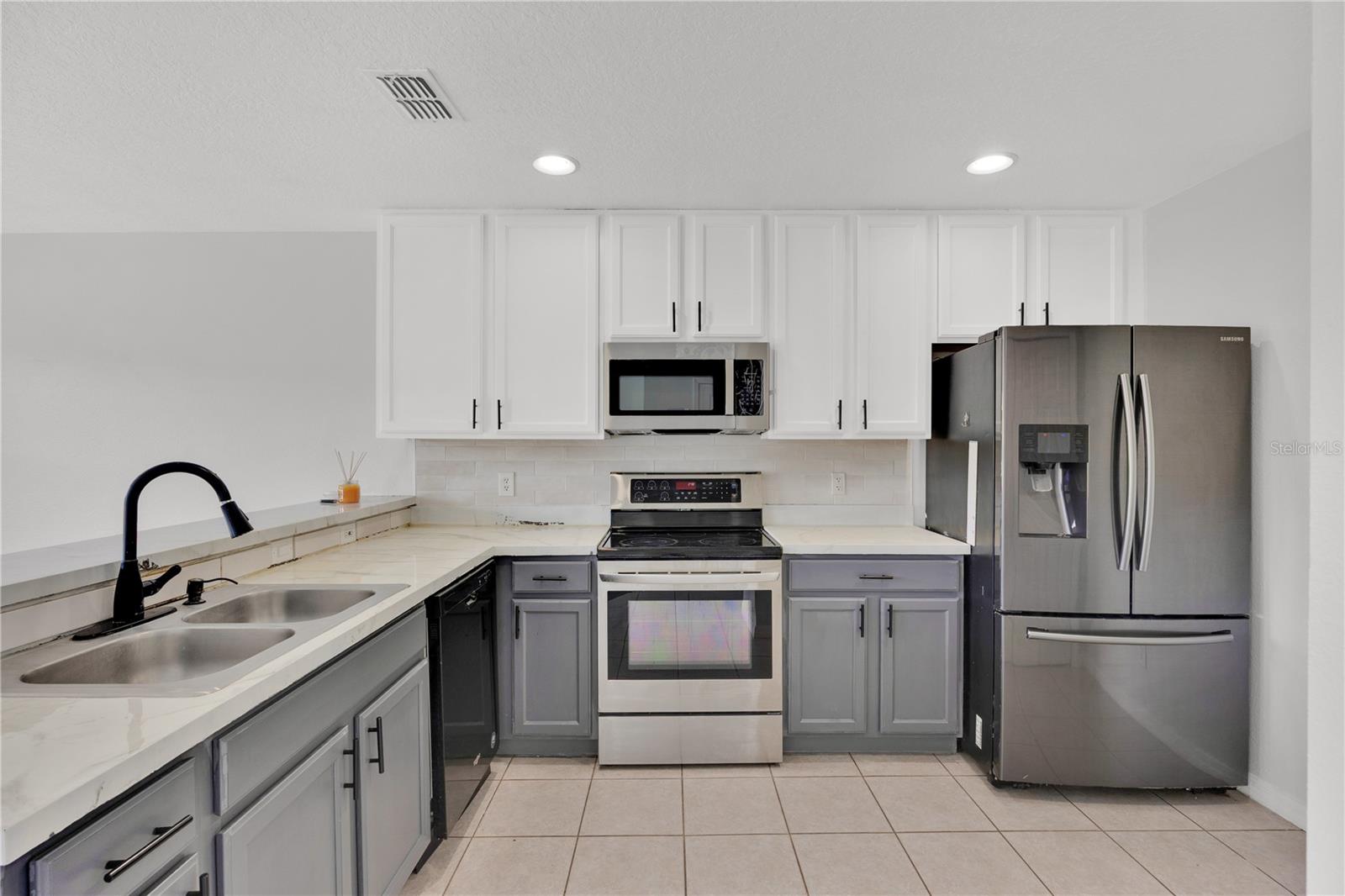 Image 4 of 12 For 540 Cresting Oak Circle 11