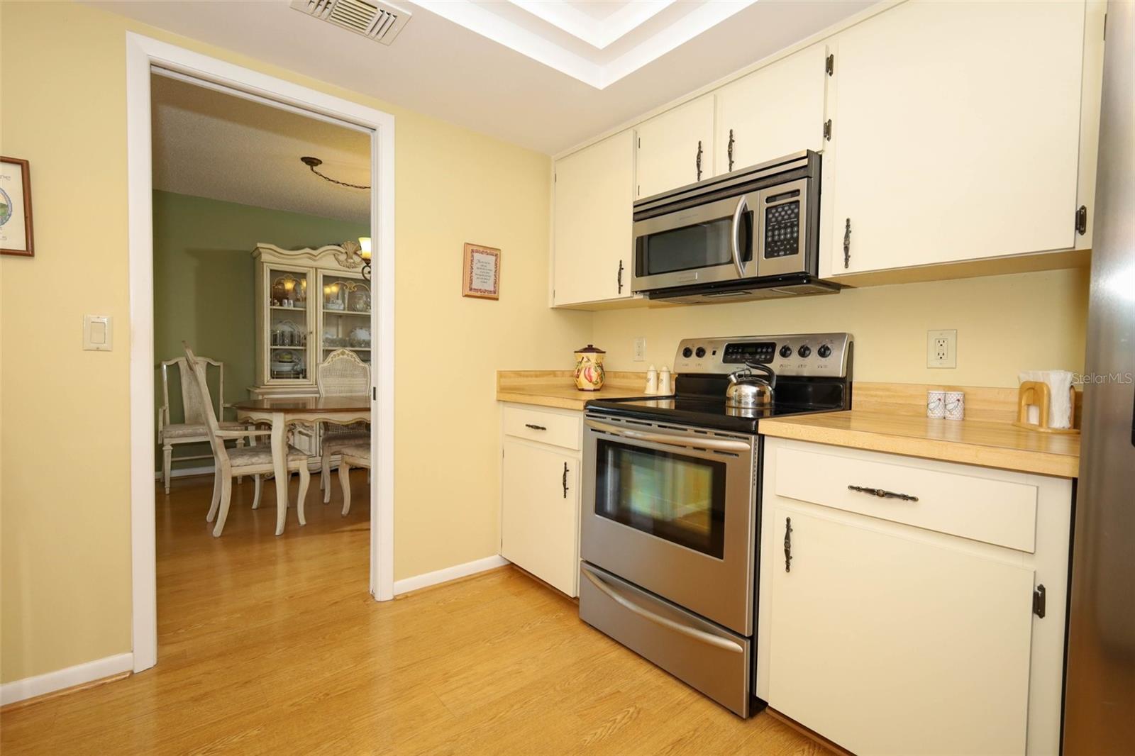 Listing photo id 8 for 396 Timberwood Trail