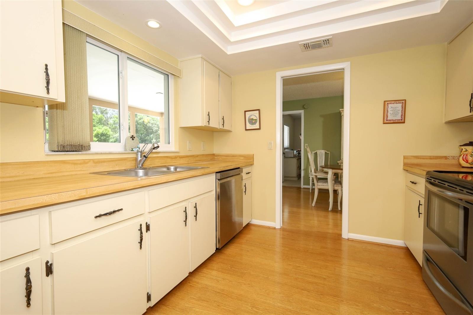 Listing photo id 9 for 396 Timberwood Trail