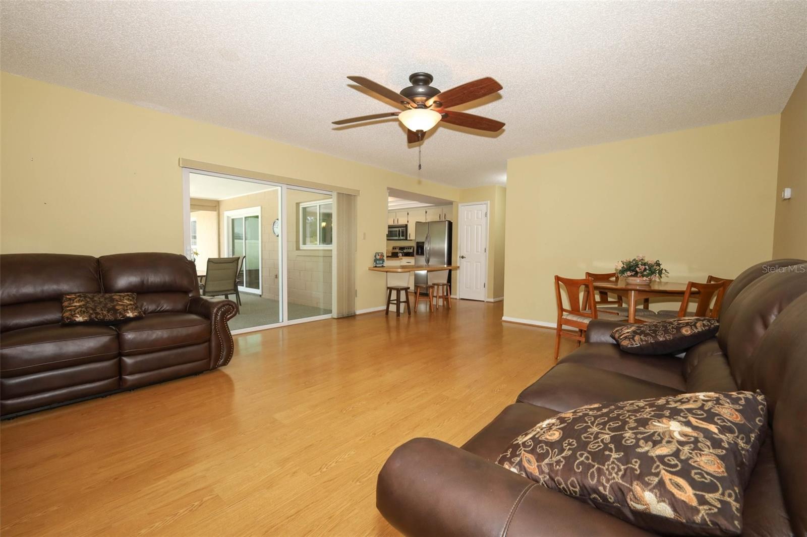 Listing photo id 11 for 396 Timberwood Trail
