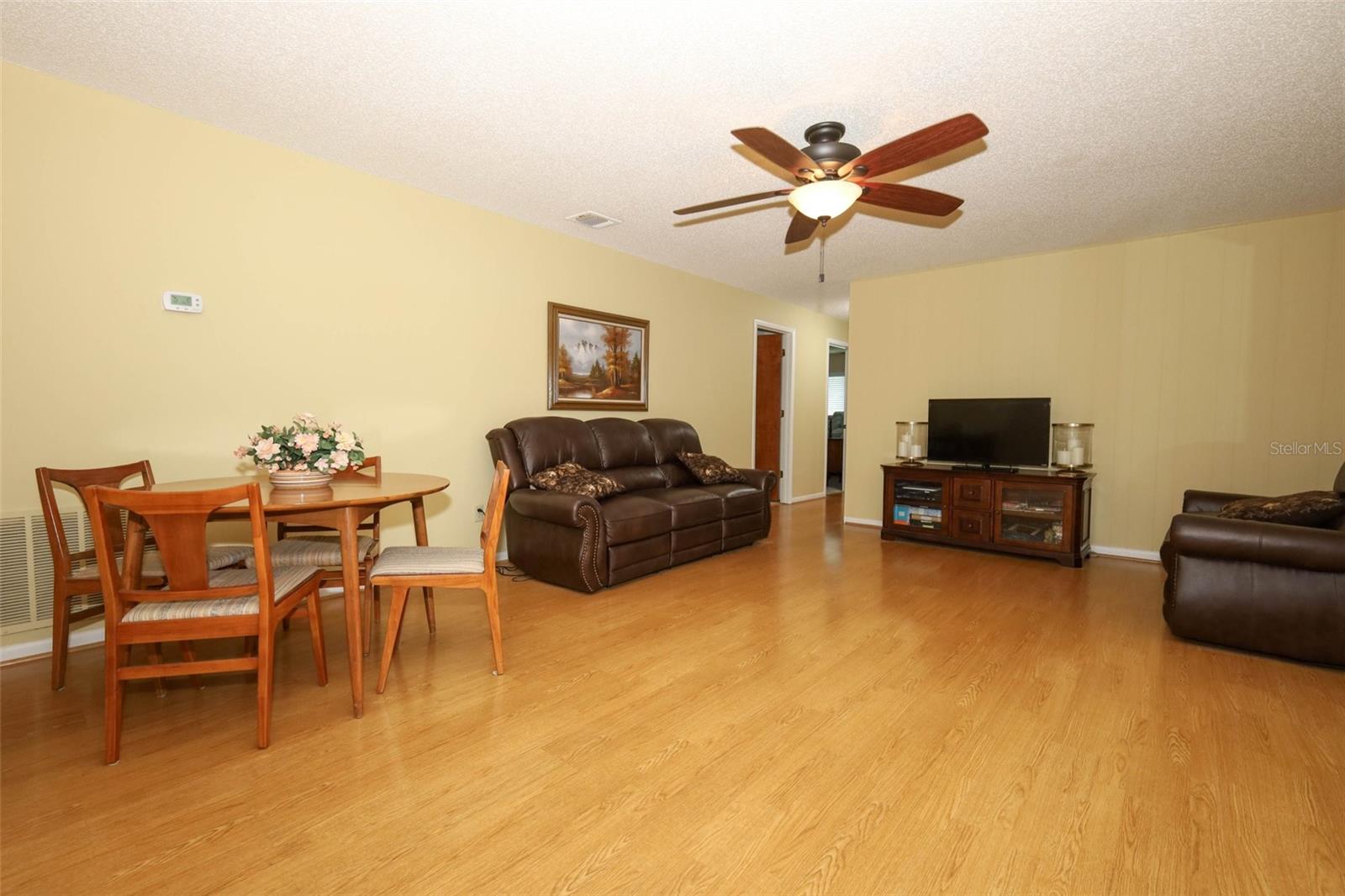 Listing photo id 13 for 396 Timberwood Trail