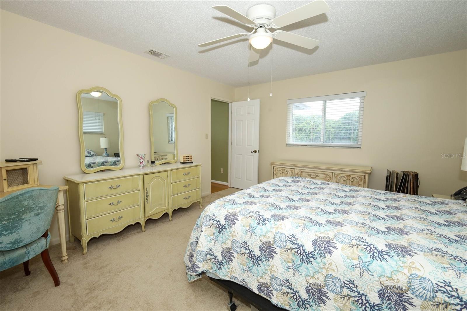 Listing photo id 15 for 396 Timberwood Trail