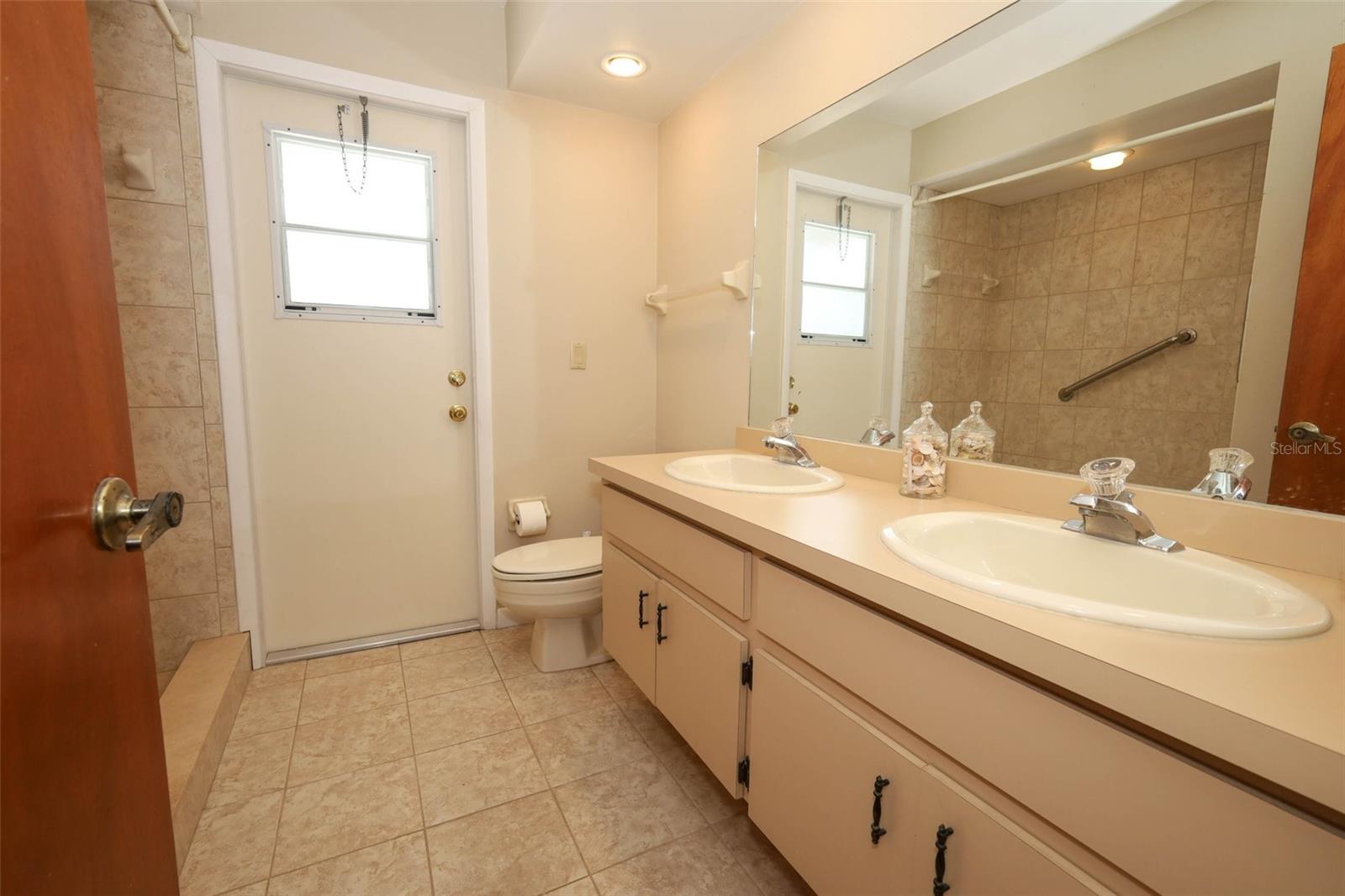 Listing photo id 22 for 396 Timberwood Trail