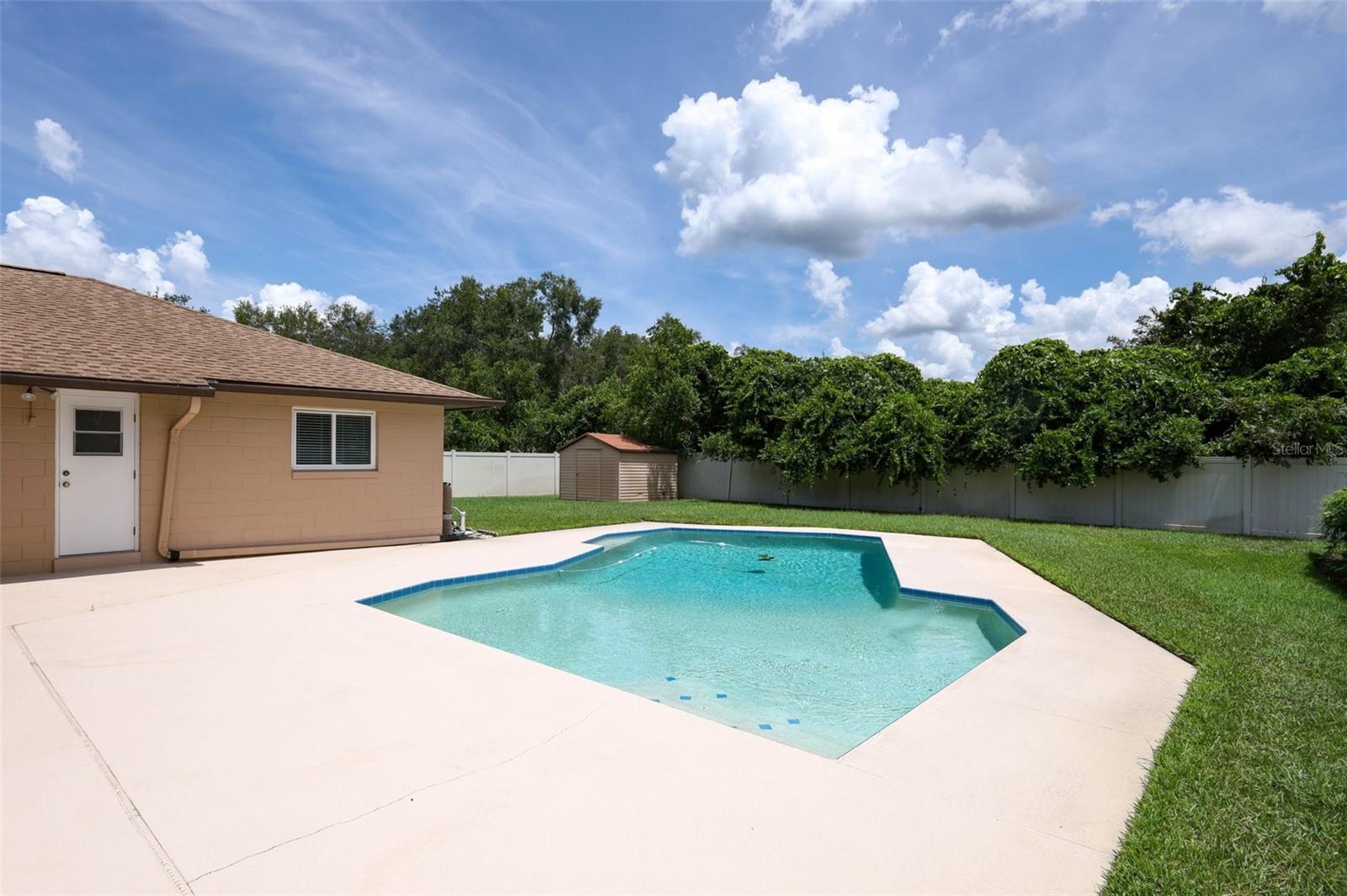 Listing photo id 29 for 396 Timberwood Trail