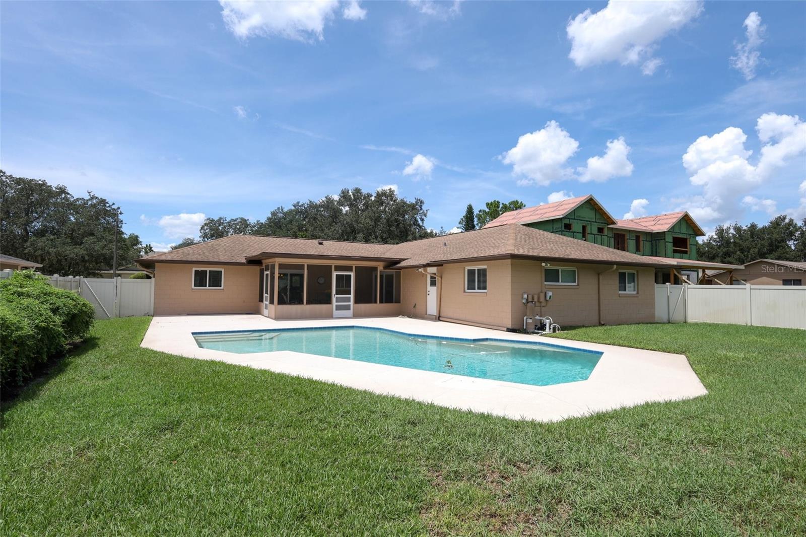 Listing photo id 30 for 396 Timberwood Trail