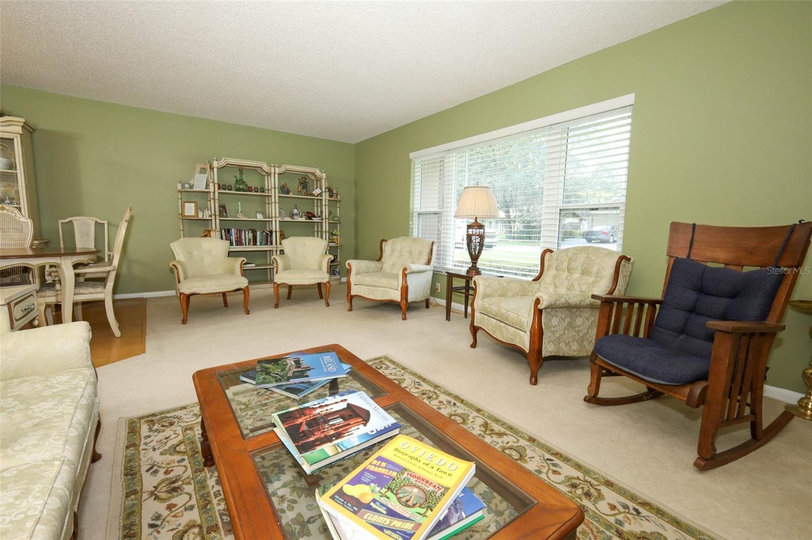 Listing photo id 5 for 396 Timberwood Trail