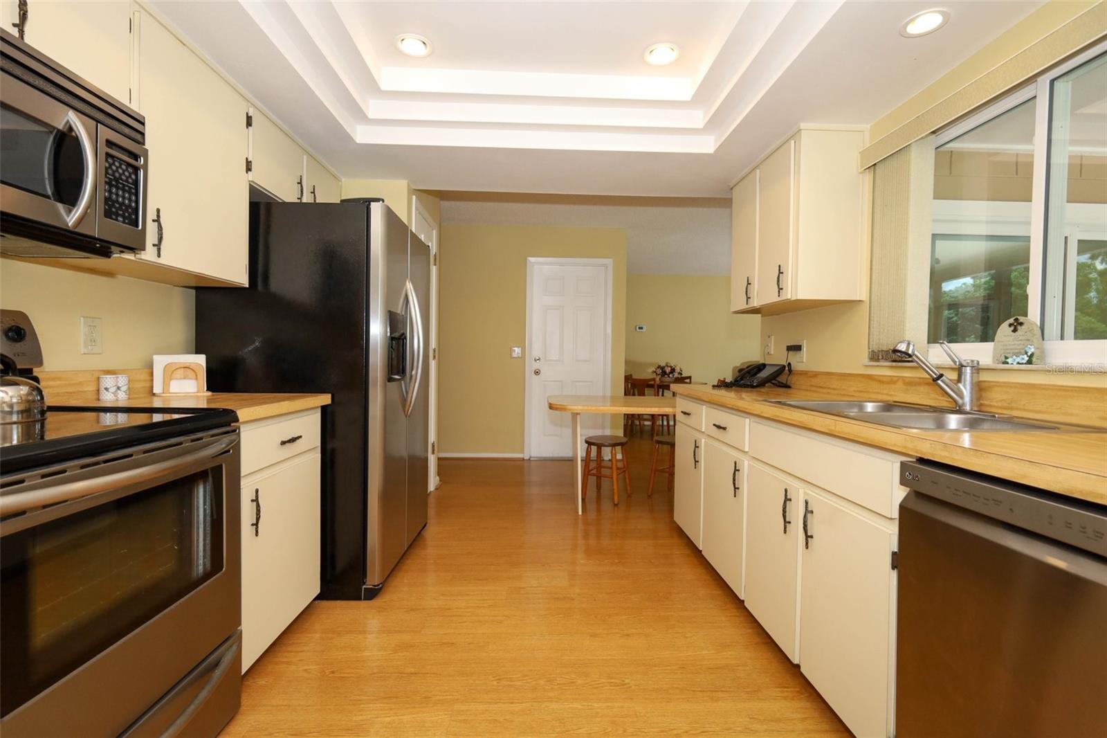 Listing photo id 7 for 396 Timberwood Trail