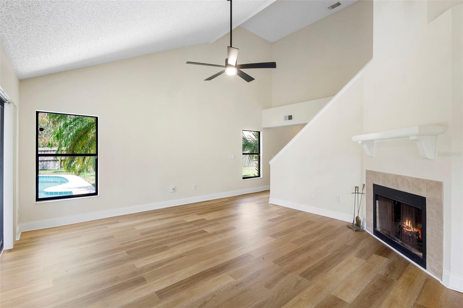 Image 10 of 41 For 368 Amethyst Court