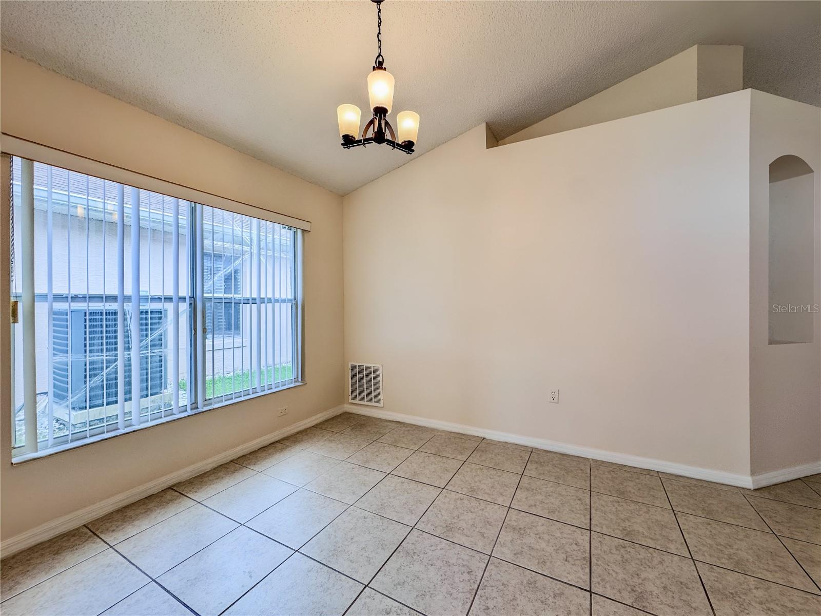 Image 10 of 33 For 11819 Hatcher Circle