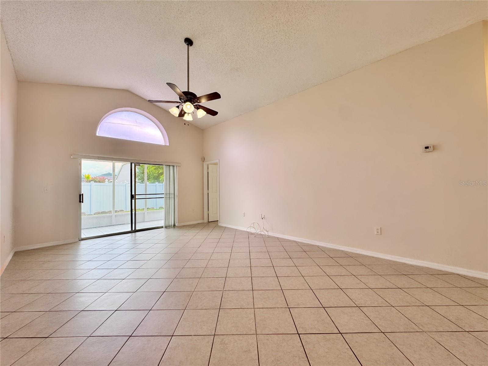 Image 11 of 33 For 11819 Hatcher Circle