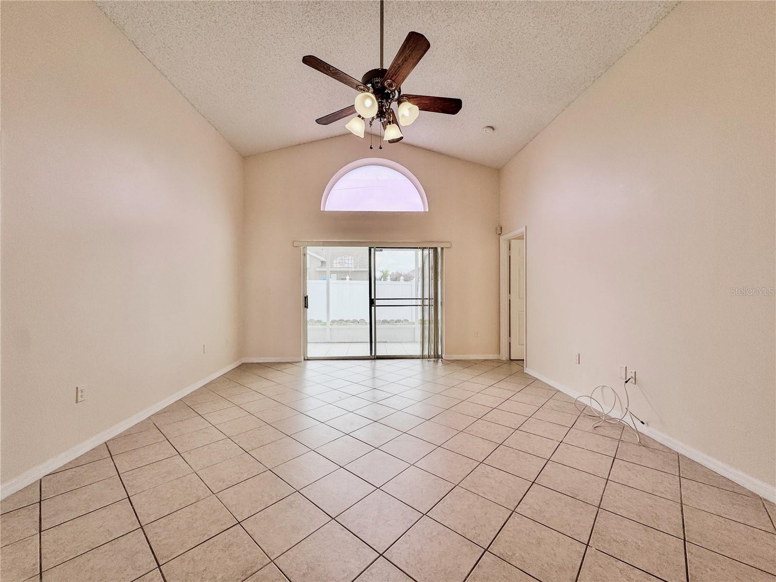 Image 12 of 33 For 11819 Hatcher Circle