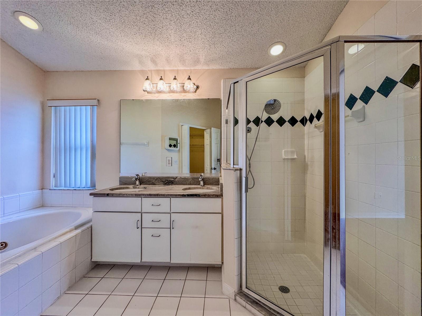 Image 17 of 33 For 11819 Hatcher Circle