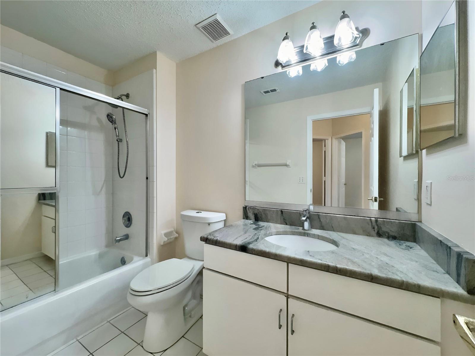 Image 21 of 33 For 11819 Hatcher Circle