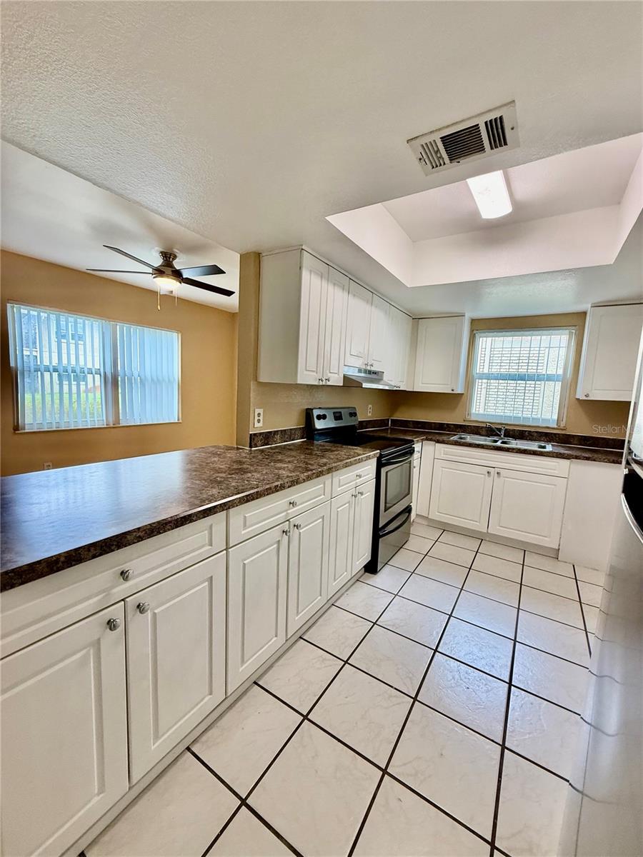 Image 7 of 19 For 9934 Turf Way 6