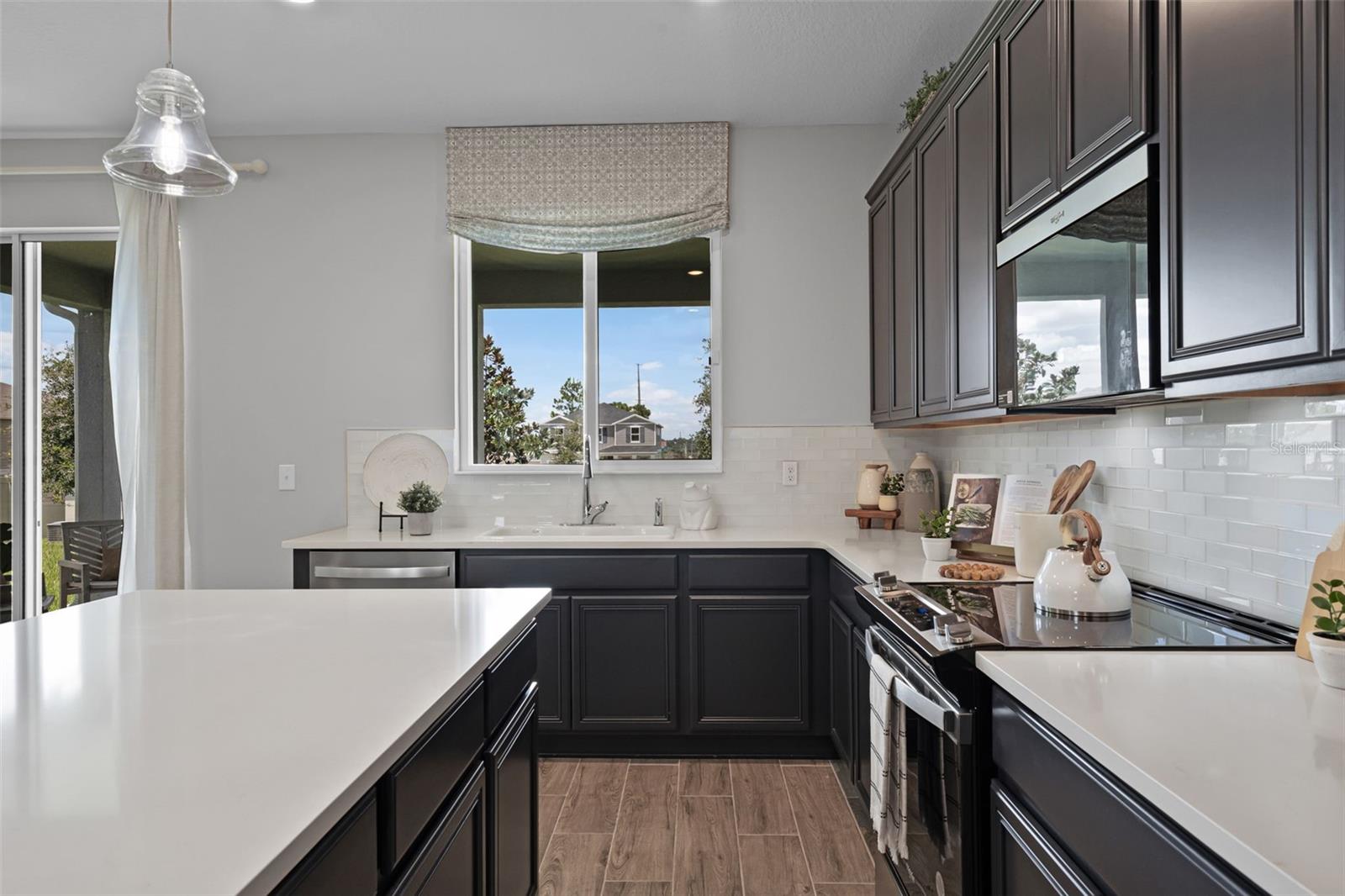 Image 11 of 41 For 740 Rioja Drive