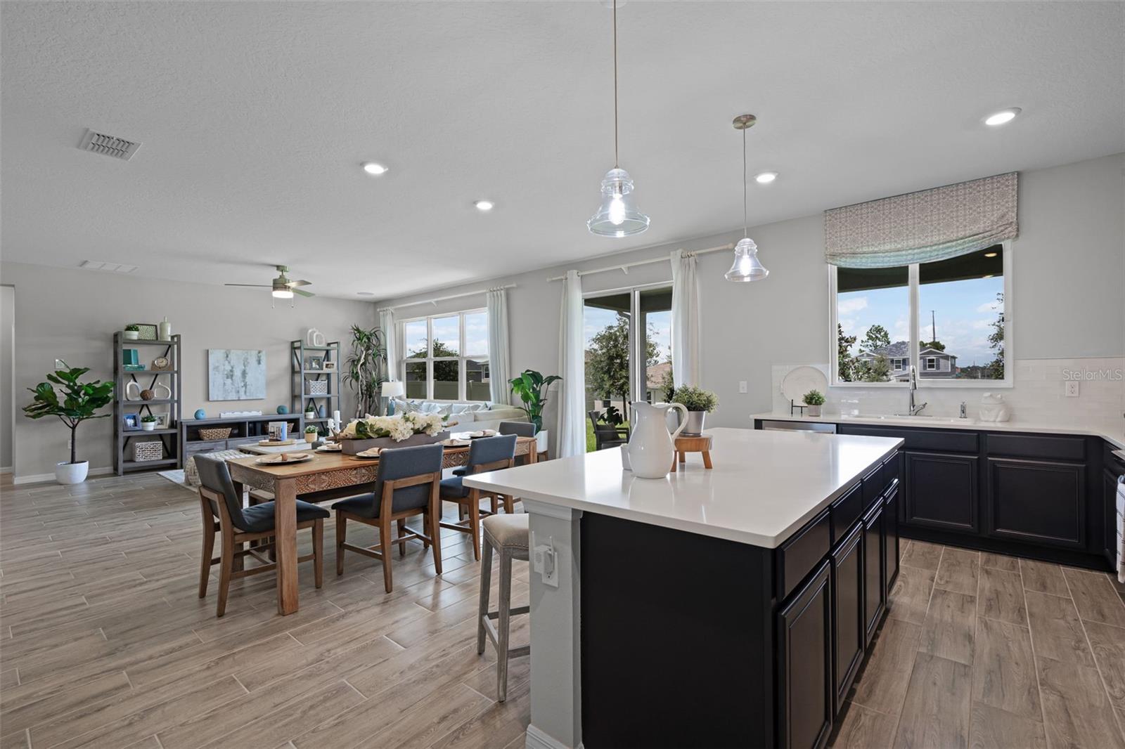 Image 12 of 41 For 740 Rioja Drive